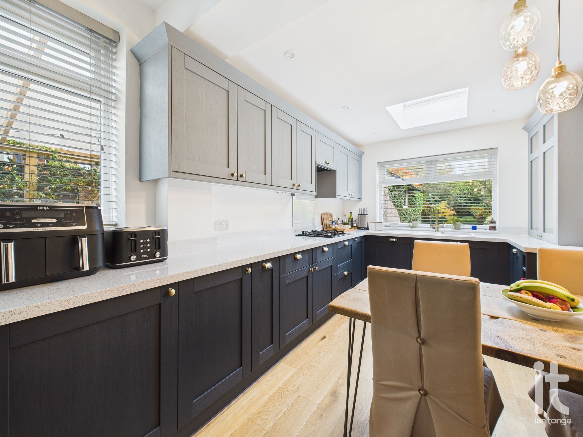 3 bedroom semi-detached house Sold in Stockport - Photograph 21.