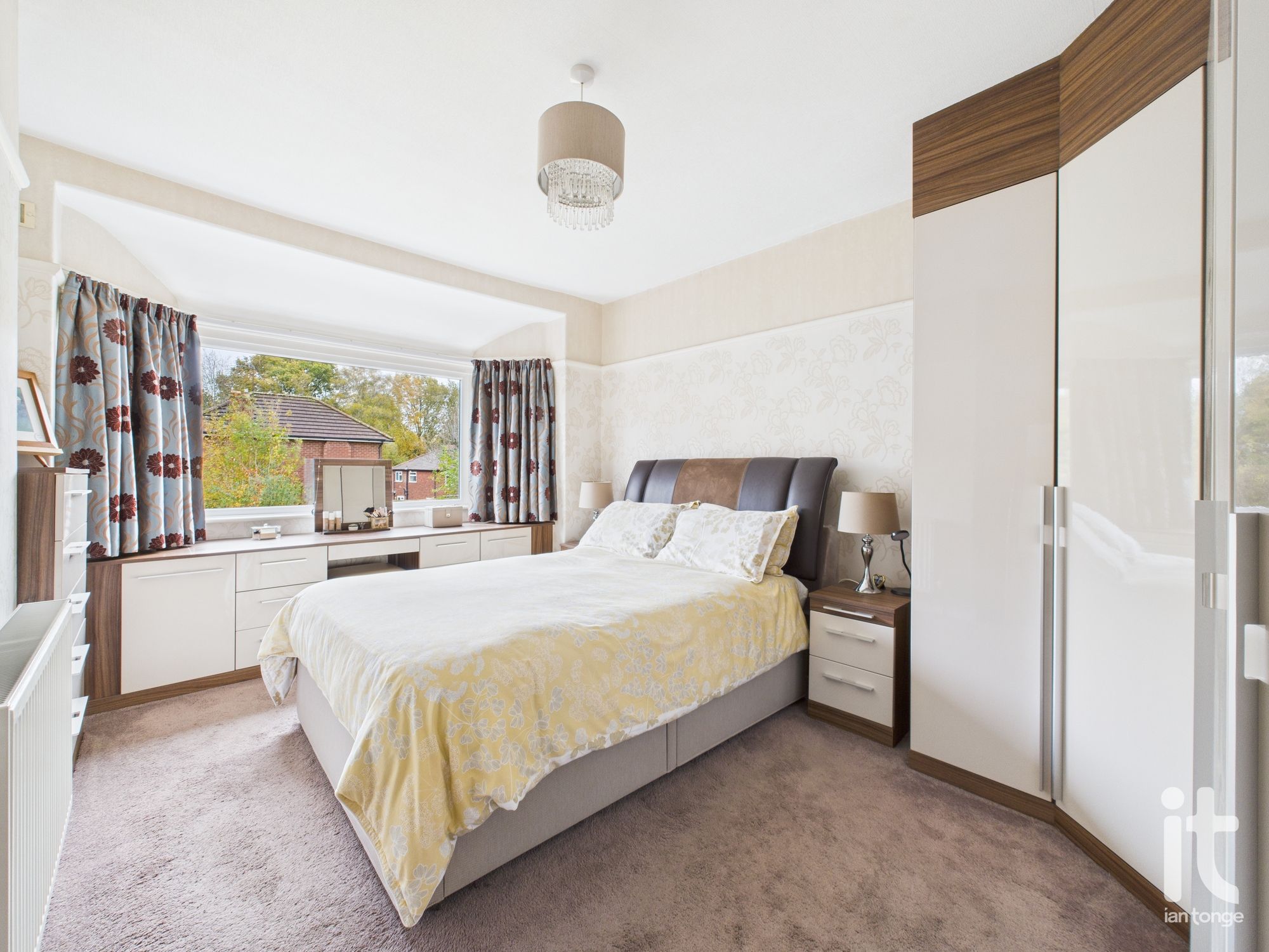 3 bedroom semi-detached house Sold in Stockport - Photograph 33.