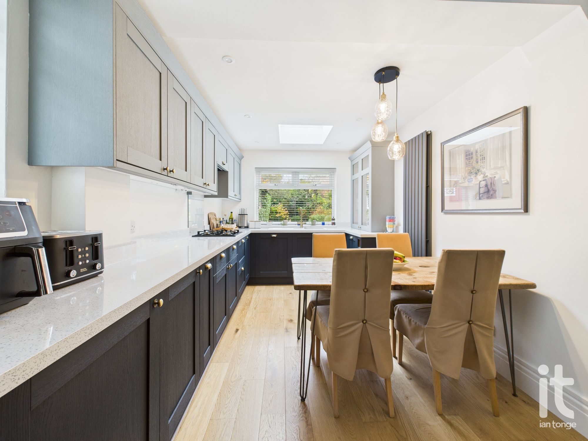 3 bedroom semi-detached house Sold in Stockport - Photograph 19.