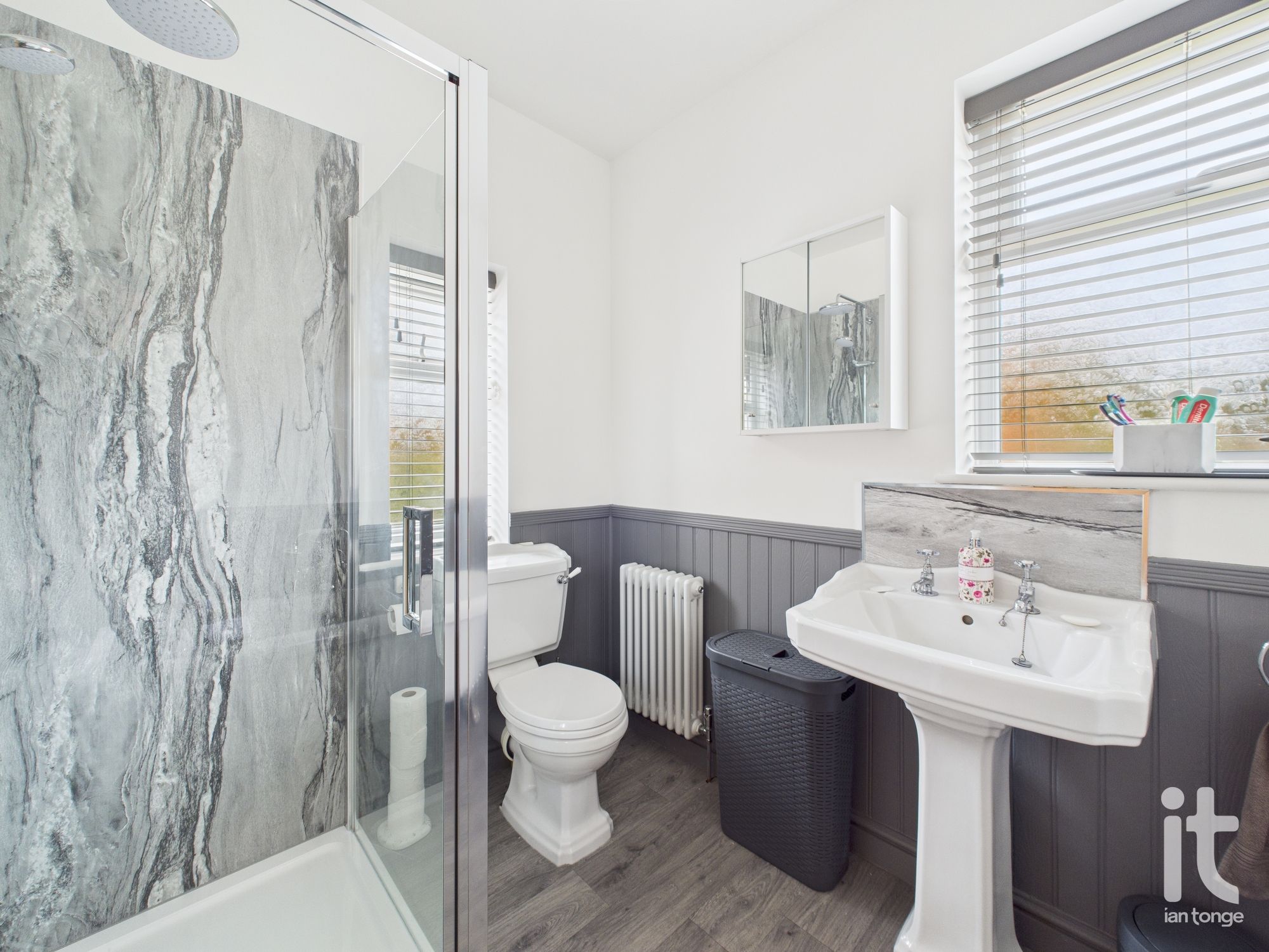 3 bedroom semi-detached house Sold in Stockport - Photograph 30.
