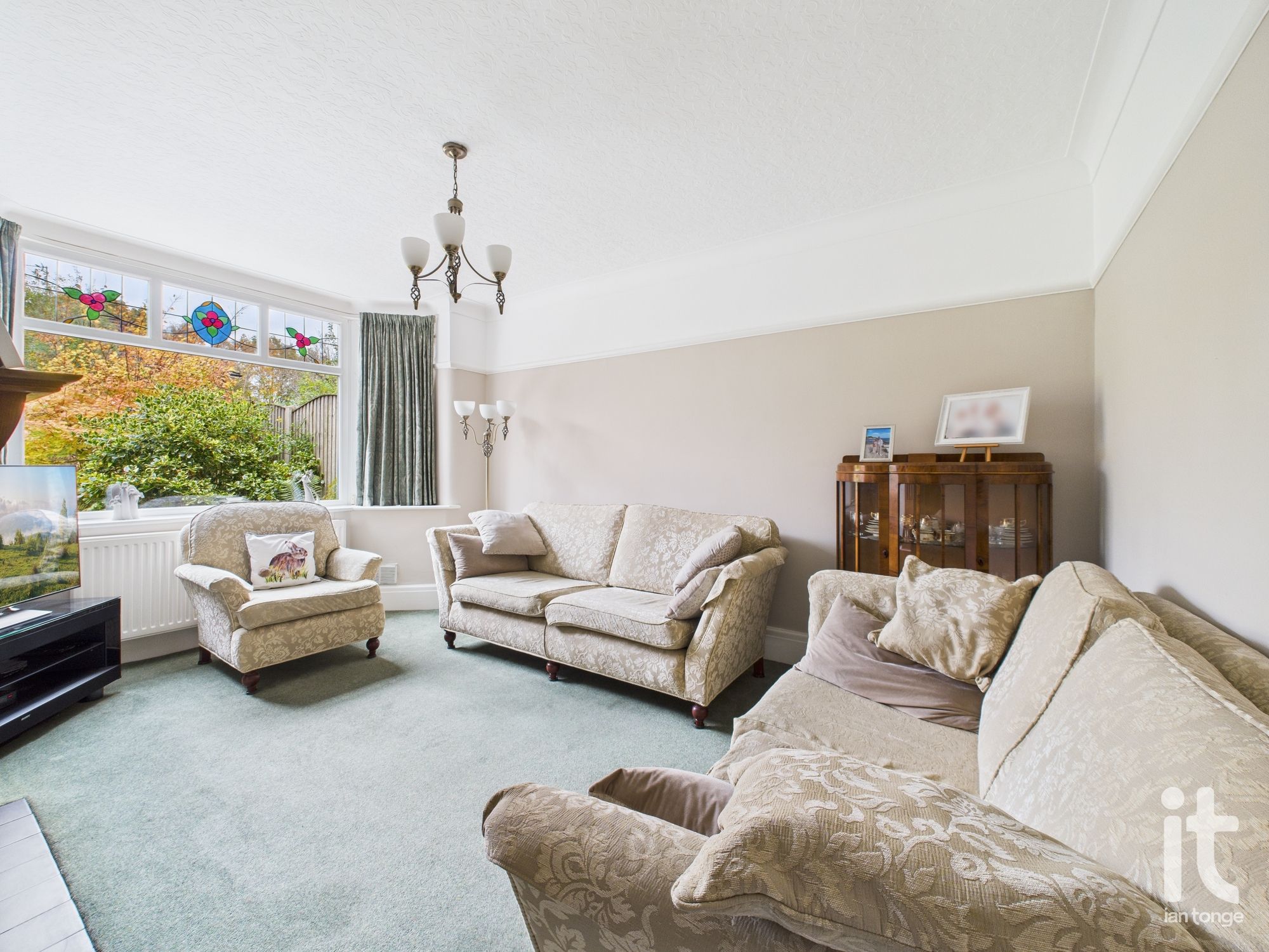 3 bedroom semi-detached house Sold in Stockport - Photograph 23.