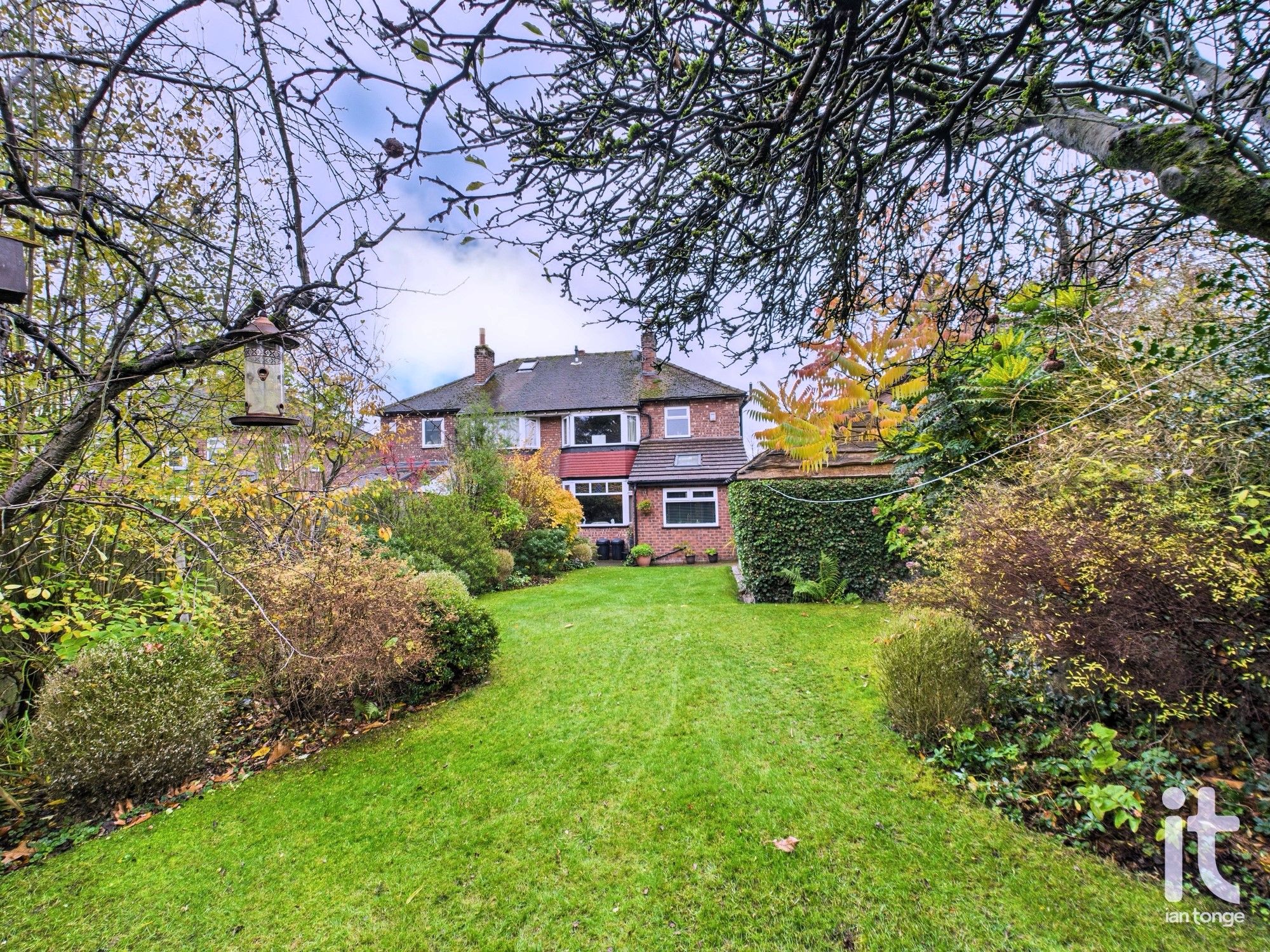 3 bedroom semi-detached house Sold in Stockport - Photograph 4.