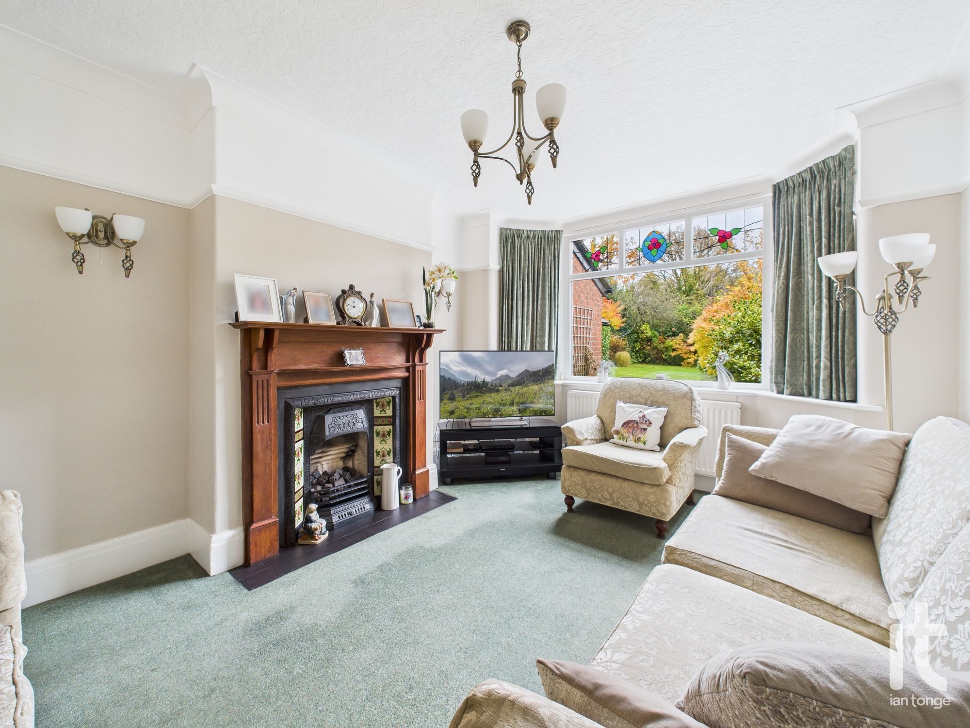 3 bedroom semi-detached house Sold in Stockport - Photograph 25.