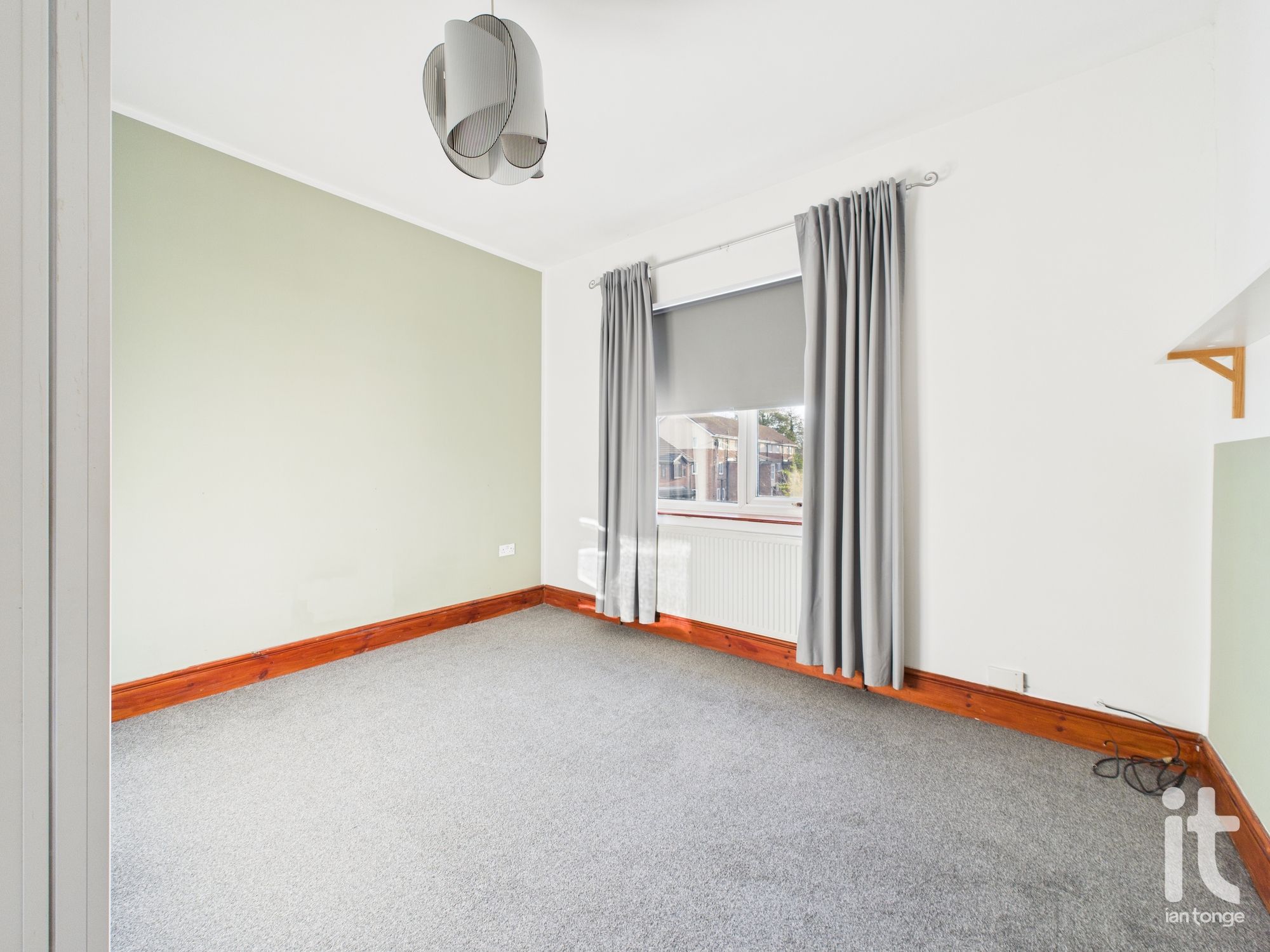 2 bedroom mid terraced house Sold in Stockport - Photograph 14.