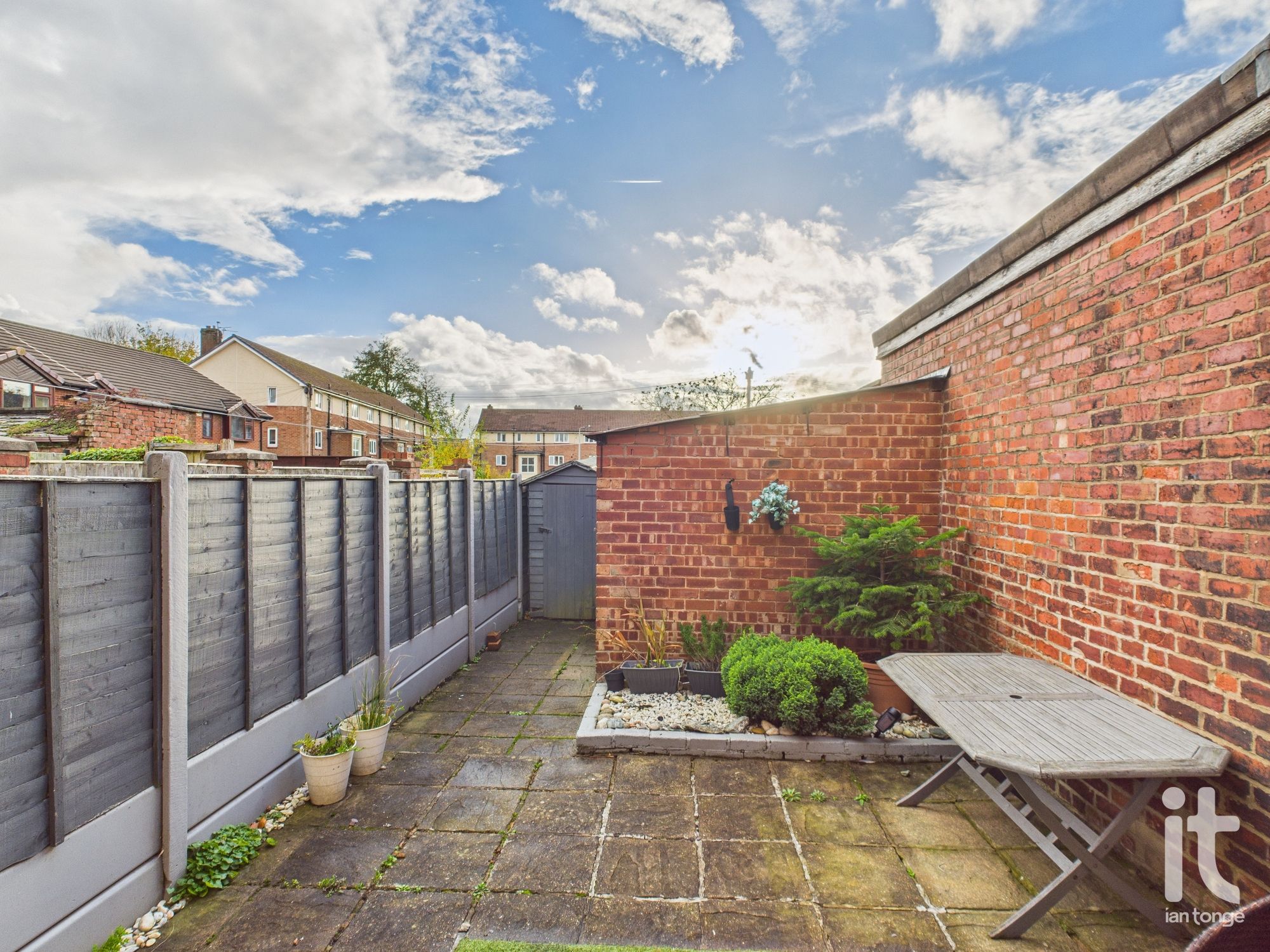 2 bedroom mid terraced house Sold in Stockport - Photograph 4.