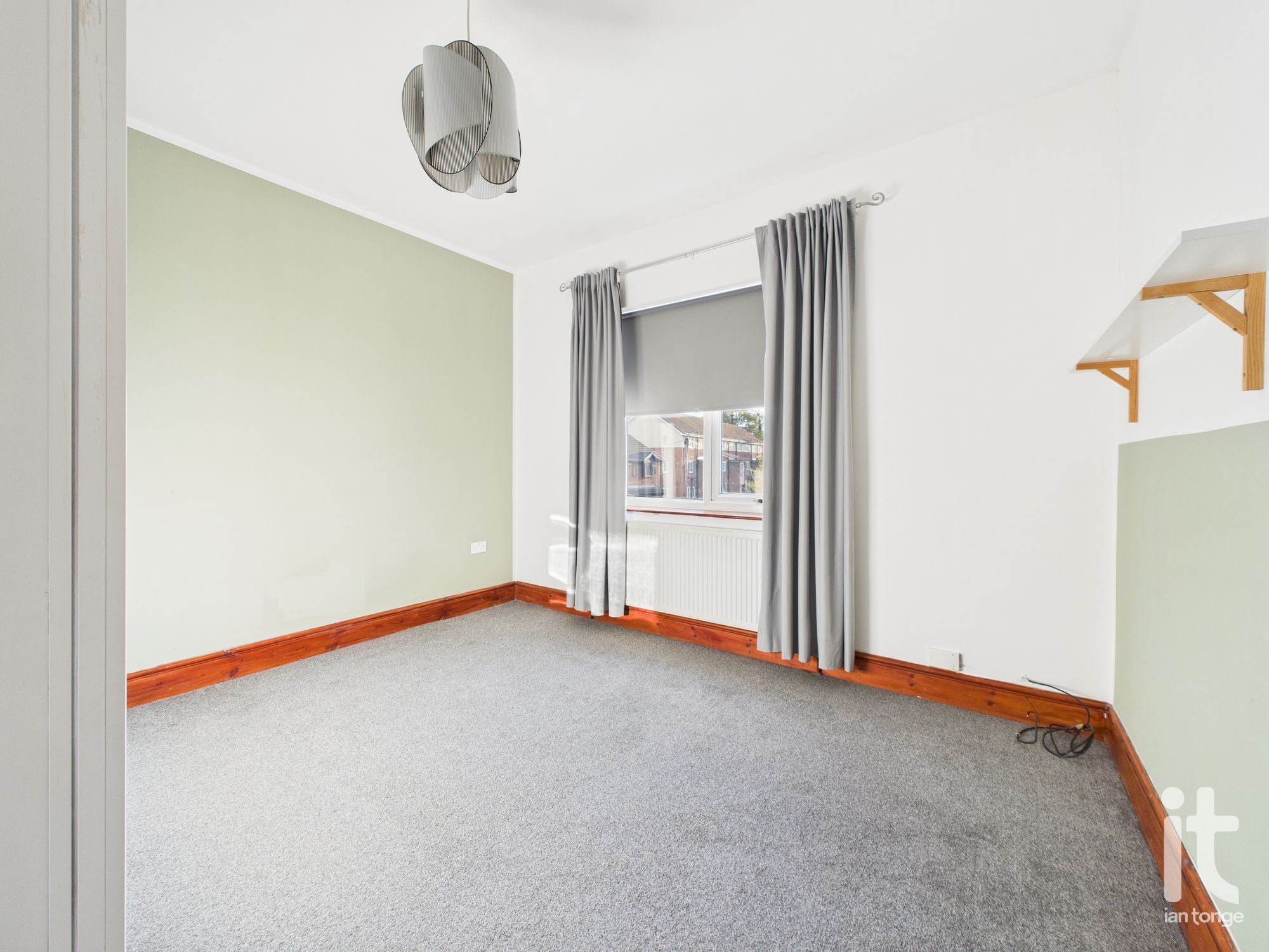 2 bedroom mid terraced house Sold in Stockport - Photograph 15.