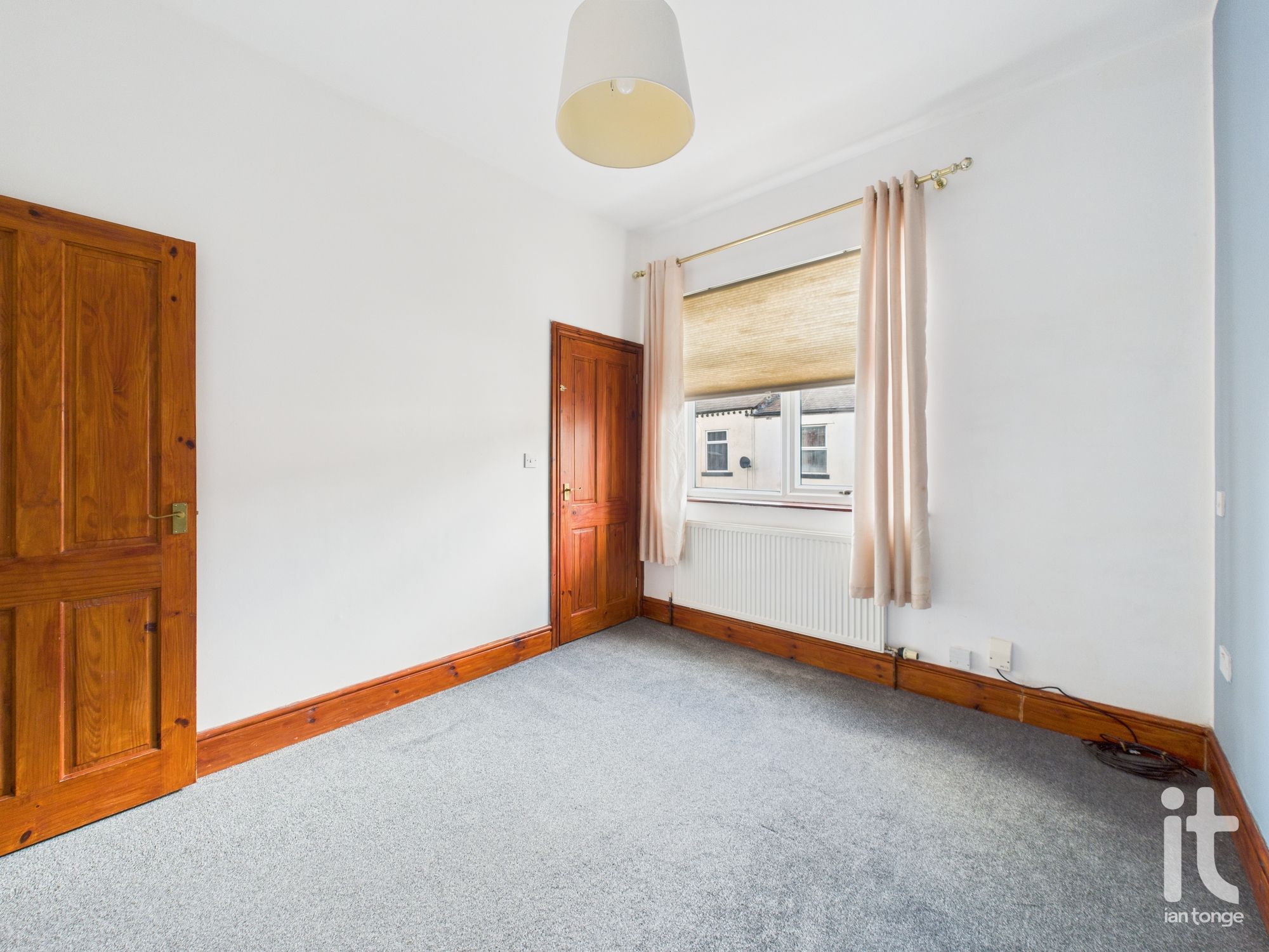 2 bedroom mid terraced house Sold in Stockport - Photograph 17.