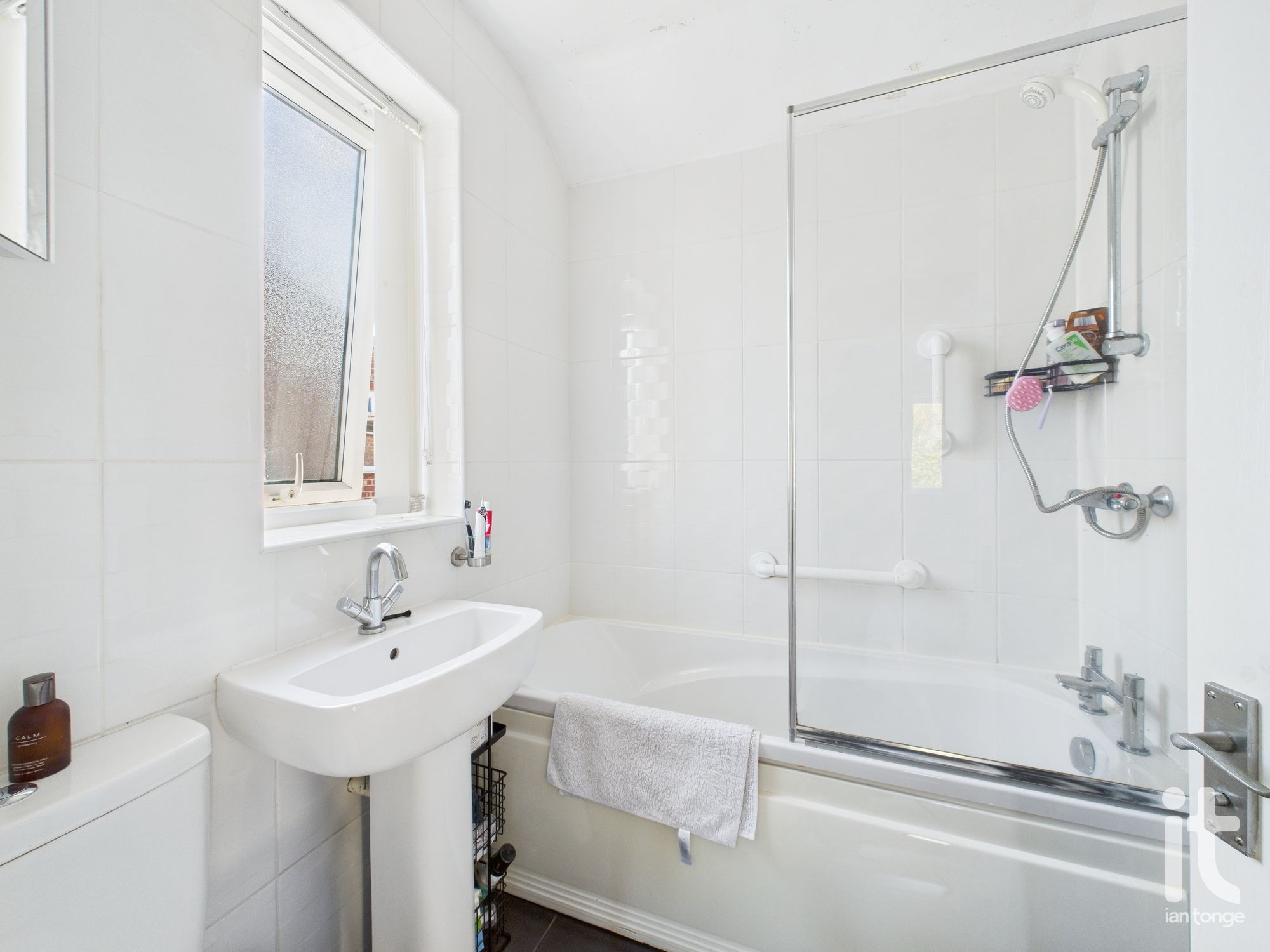 2 bedroom semi-detached house SSTC in Stockport - Photograph 11.