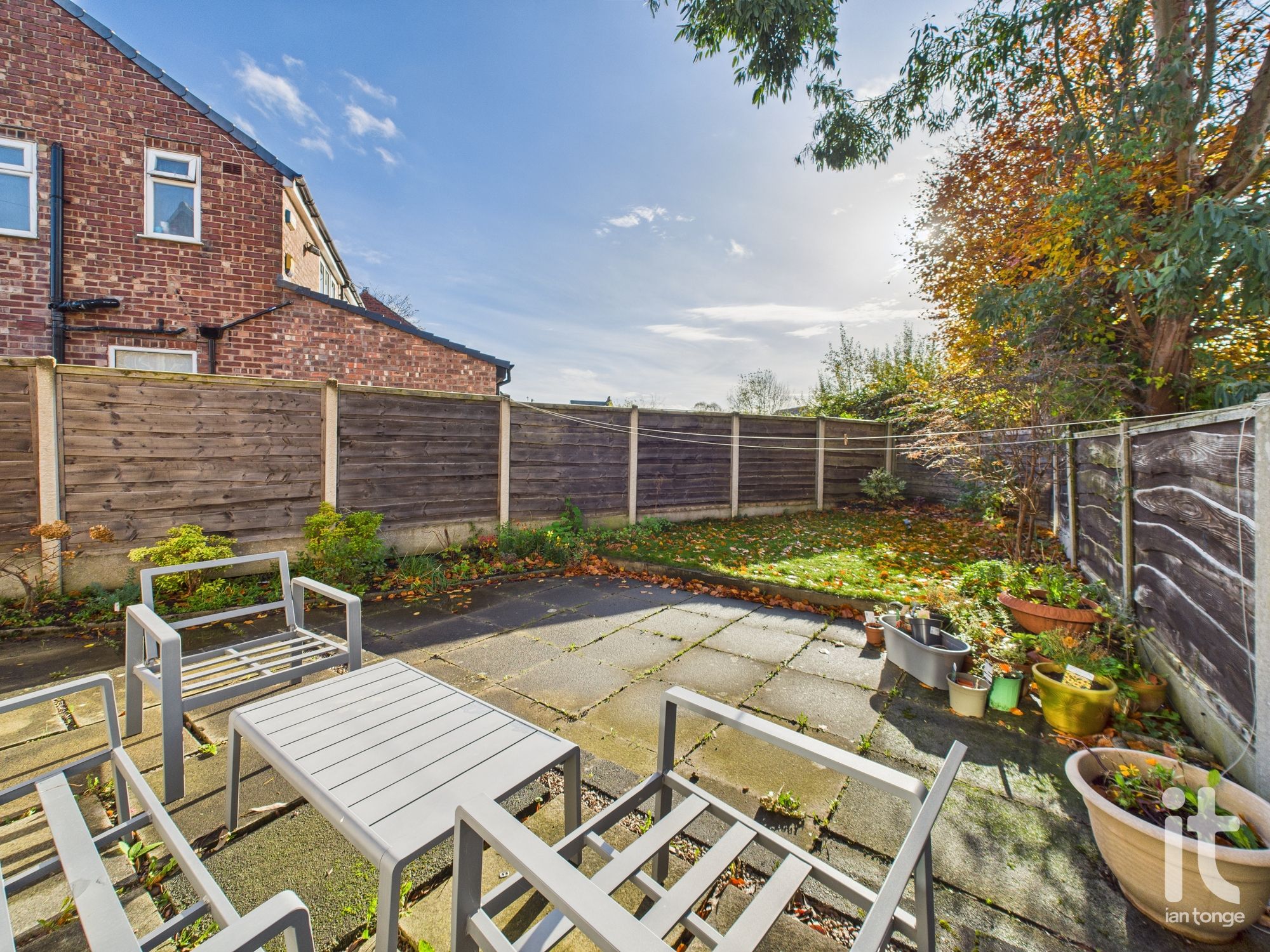 2 bedroom semi-detached house SSTC in Stockport - Photograph 13.