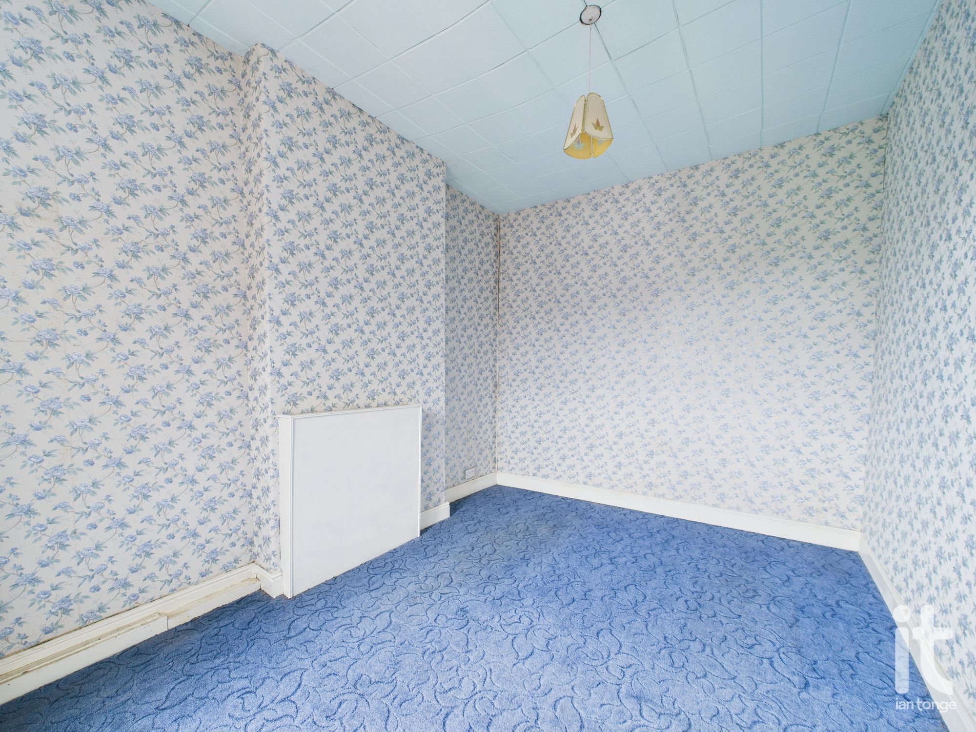 2 bedroom end terraced house SSTC in Stockport - Photograph 13.