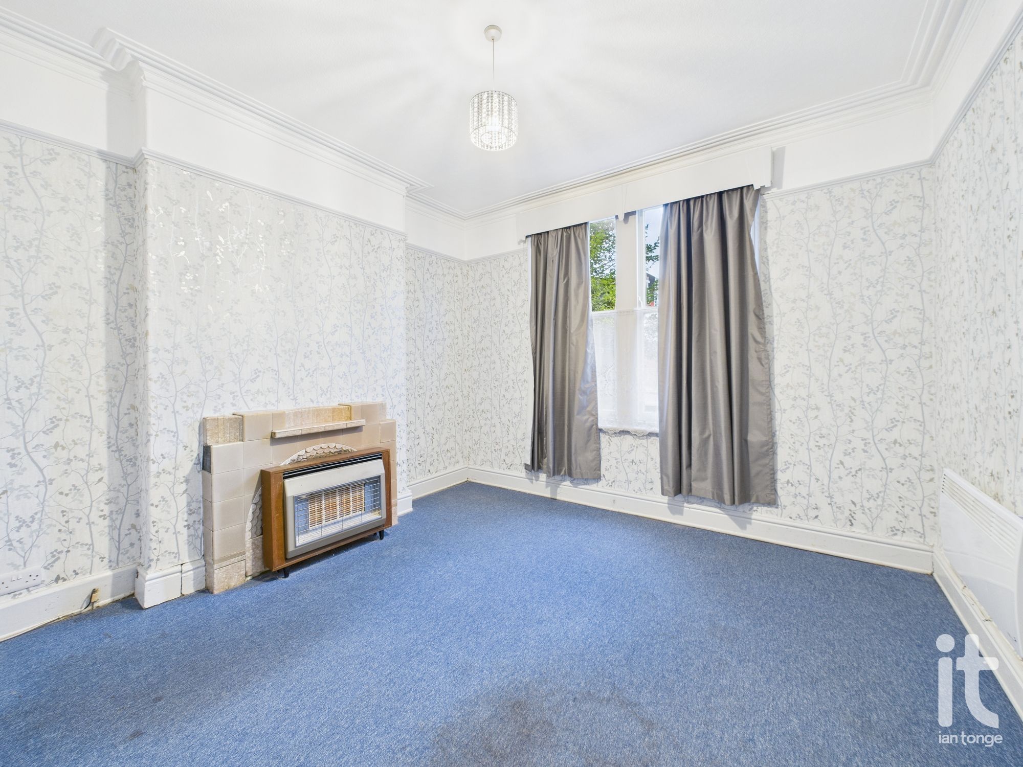2 bedroom end terraced house SSTC in Stockport - Photograph 7.