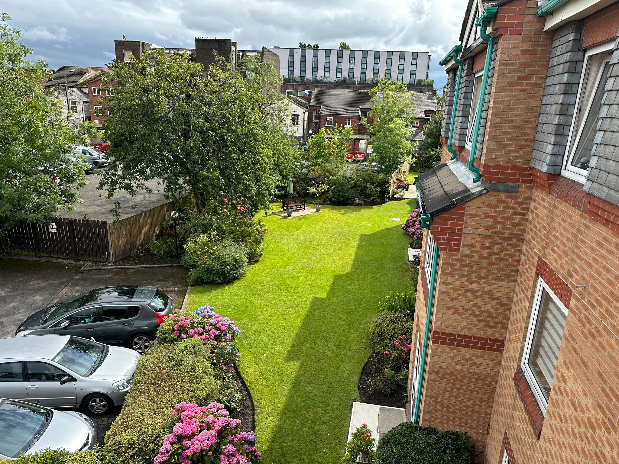 1 bedroom apartment flat/apartment Under Offer in Stockport - Photograph 3.