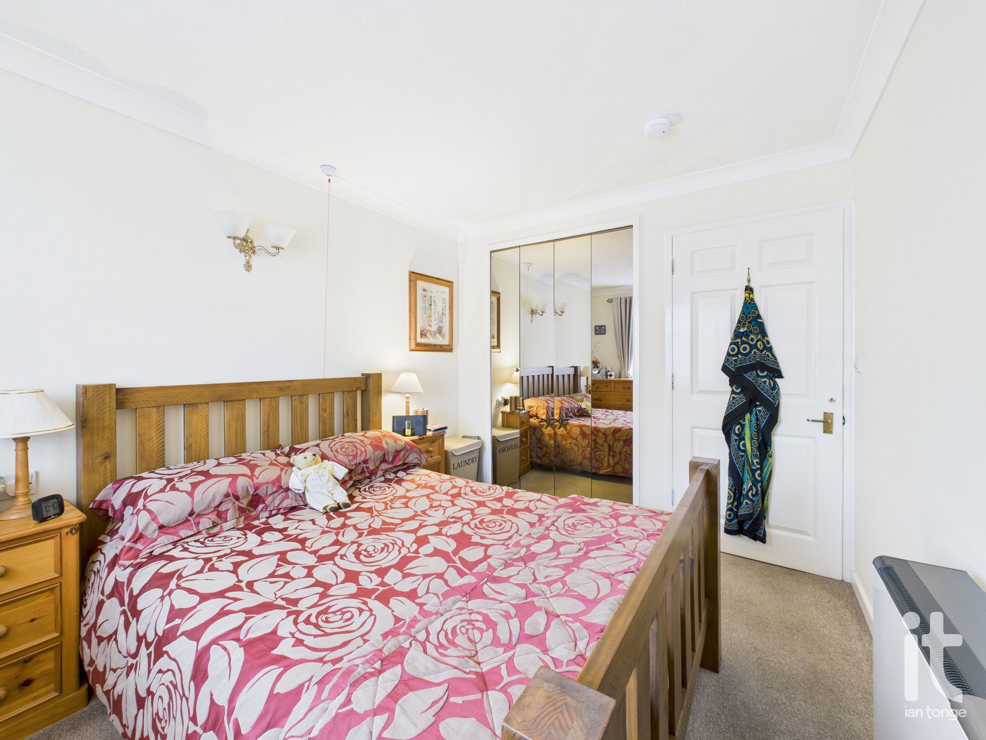 1 bedroom apartment flat/apartment Under Offer in Stockport - Photograph 7.