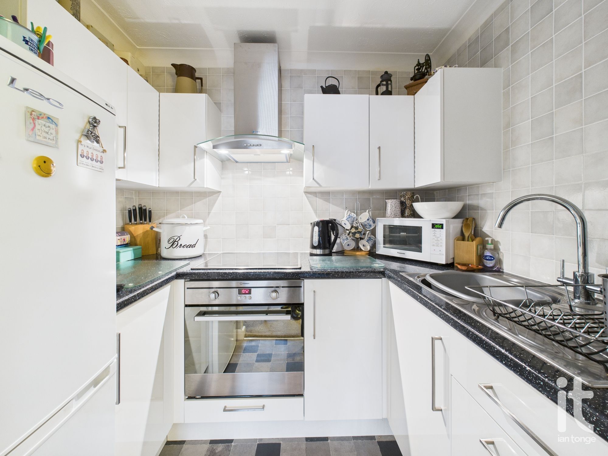 1 bedroom apartment flat/apartment Under Offer in Stockport - Photograph 10.