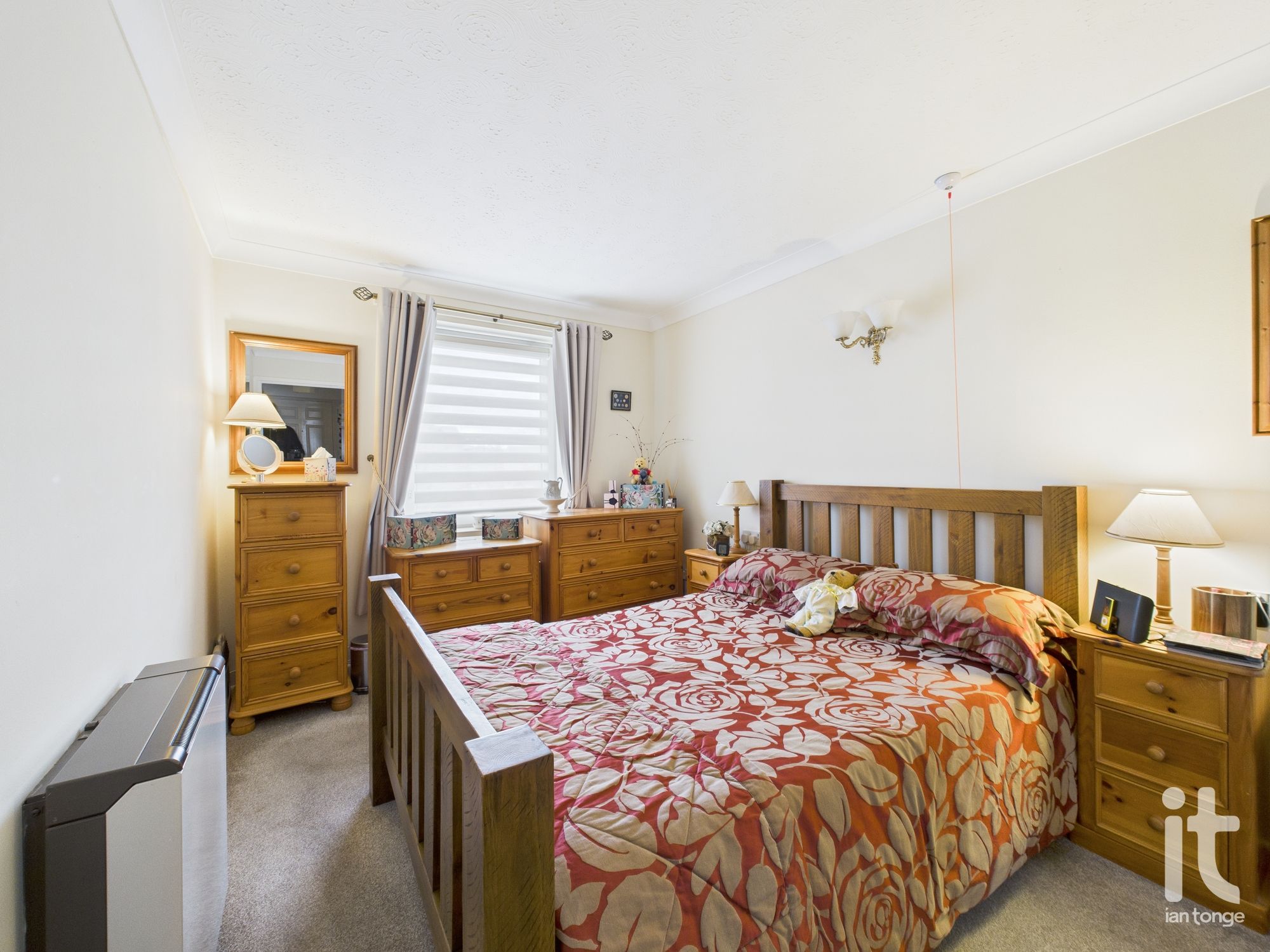 1 bedroom apartment flat/apartment Under Offer in Stockport - Photograph 6.