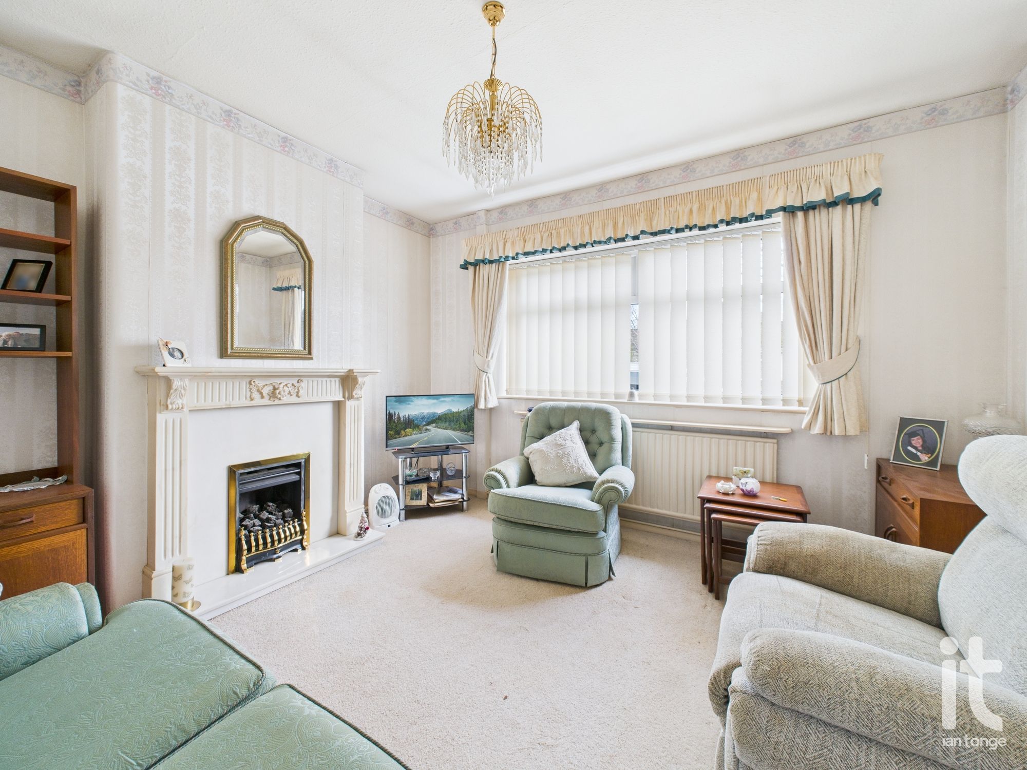 2 bedroom semi-detached bungalow Sold in Stockport - Photograph 2.