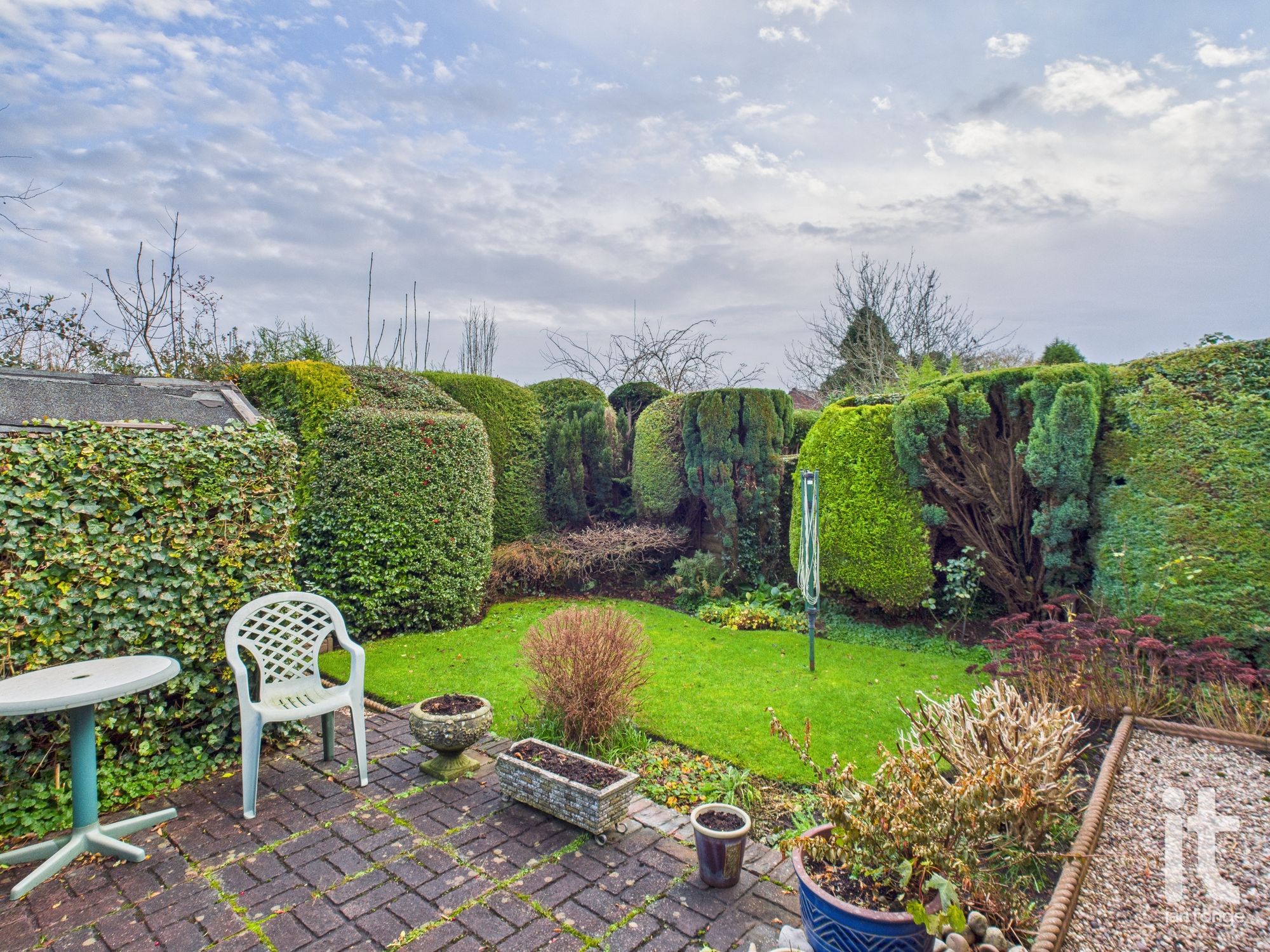 2 bedroom semi-detached bungalow Sold in Stockport - Photograph 12.