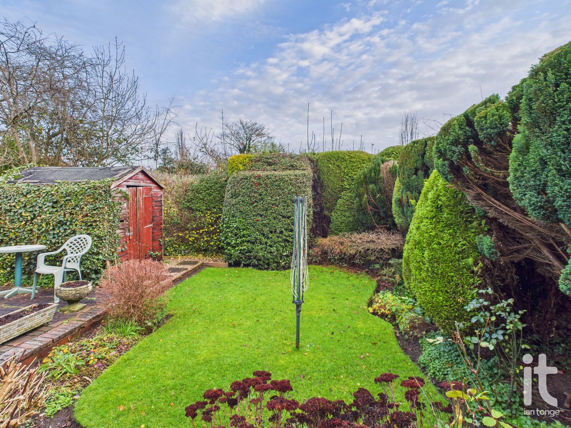 2 bedroom semi-detached bungalow Sold in Stockport - Photograph 4.