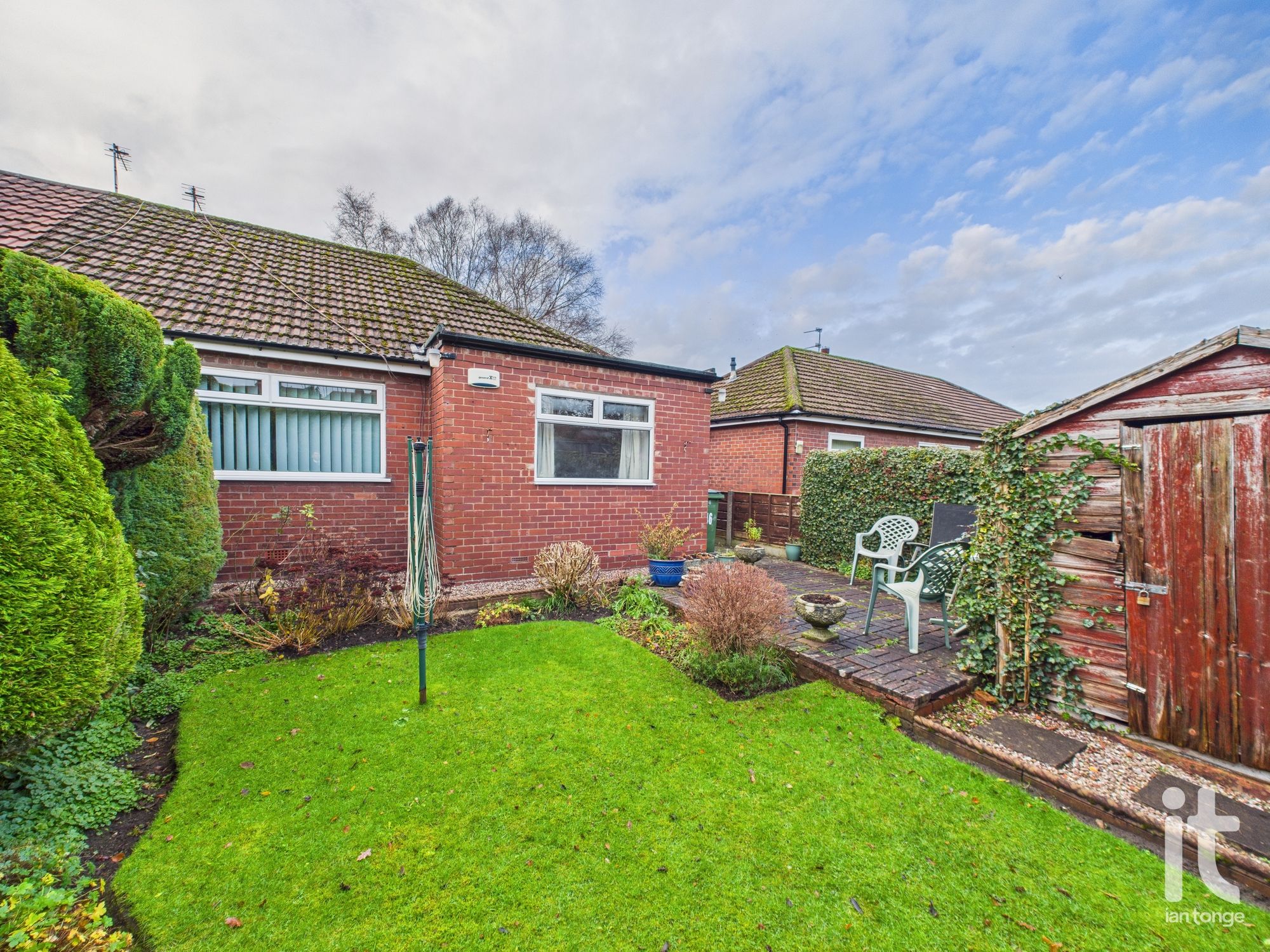 2 bedroom semi-detached bungalow Sold in Stockport - Photograph 13.