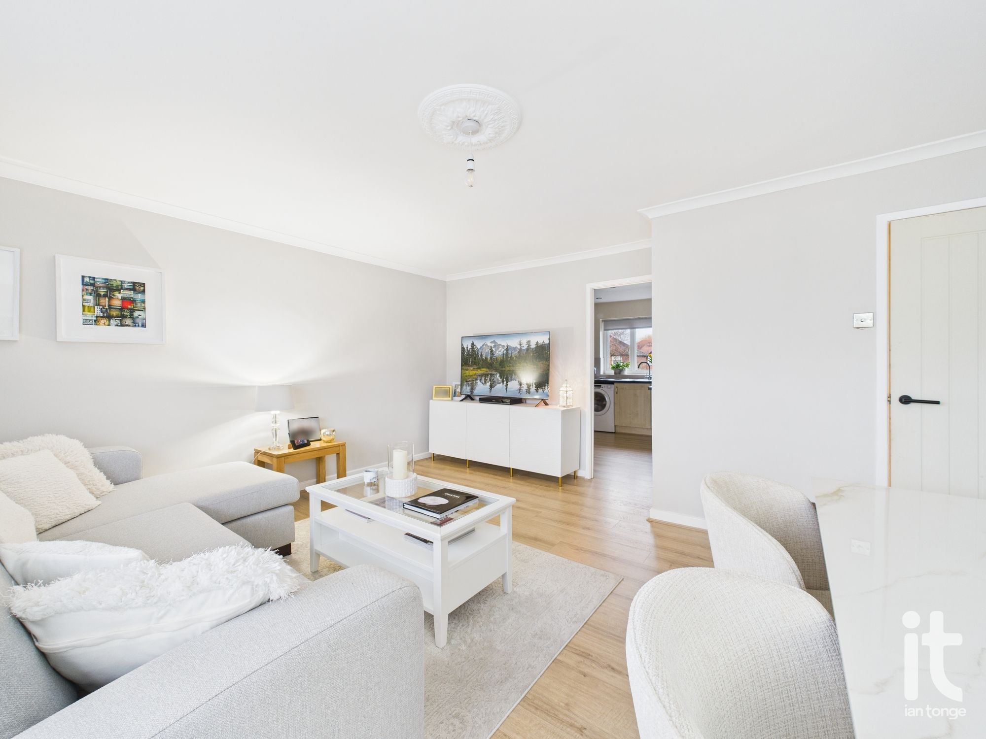 2 bedroom apartment flat/apartment Under Offer in Stockport - Photograph 14.