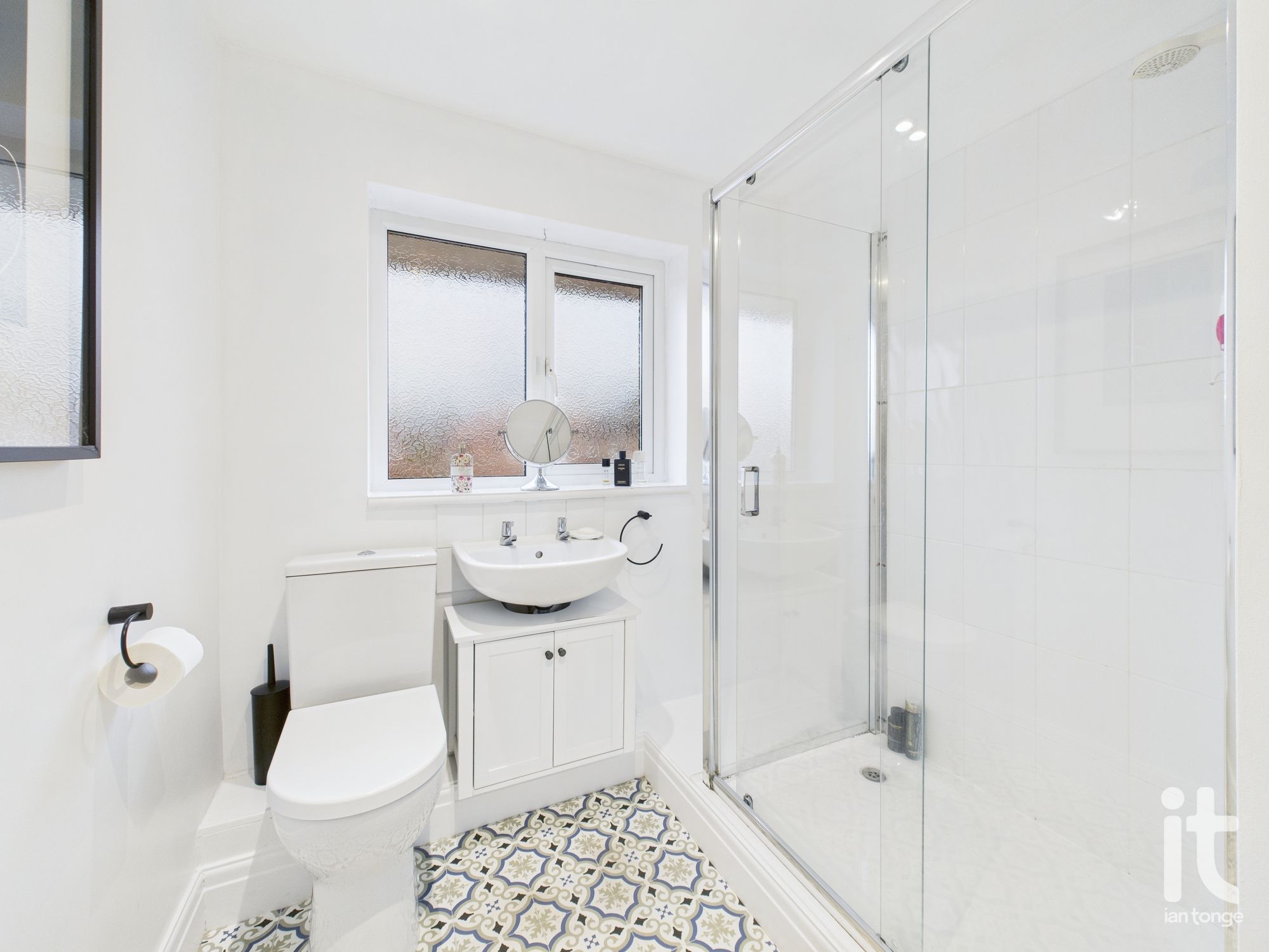 2 bedroom apartment flat/apartment Under Offer in Stockport - Photograph 7.