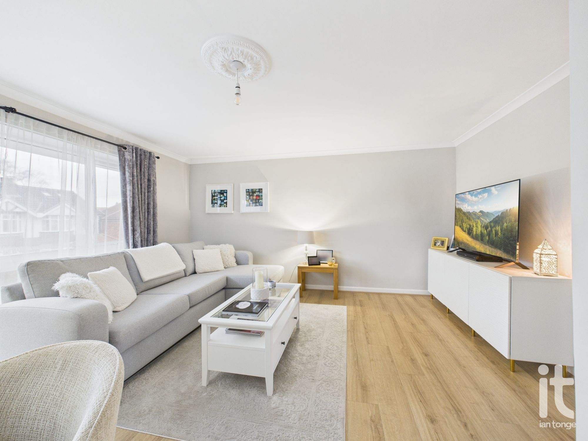 2 bedroom apartment flat/apartment Under Offer in Stockport - Photograph 10.