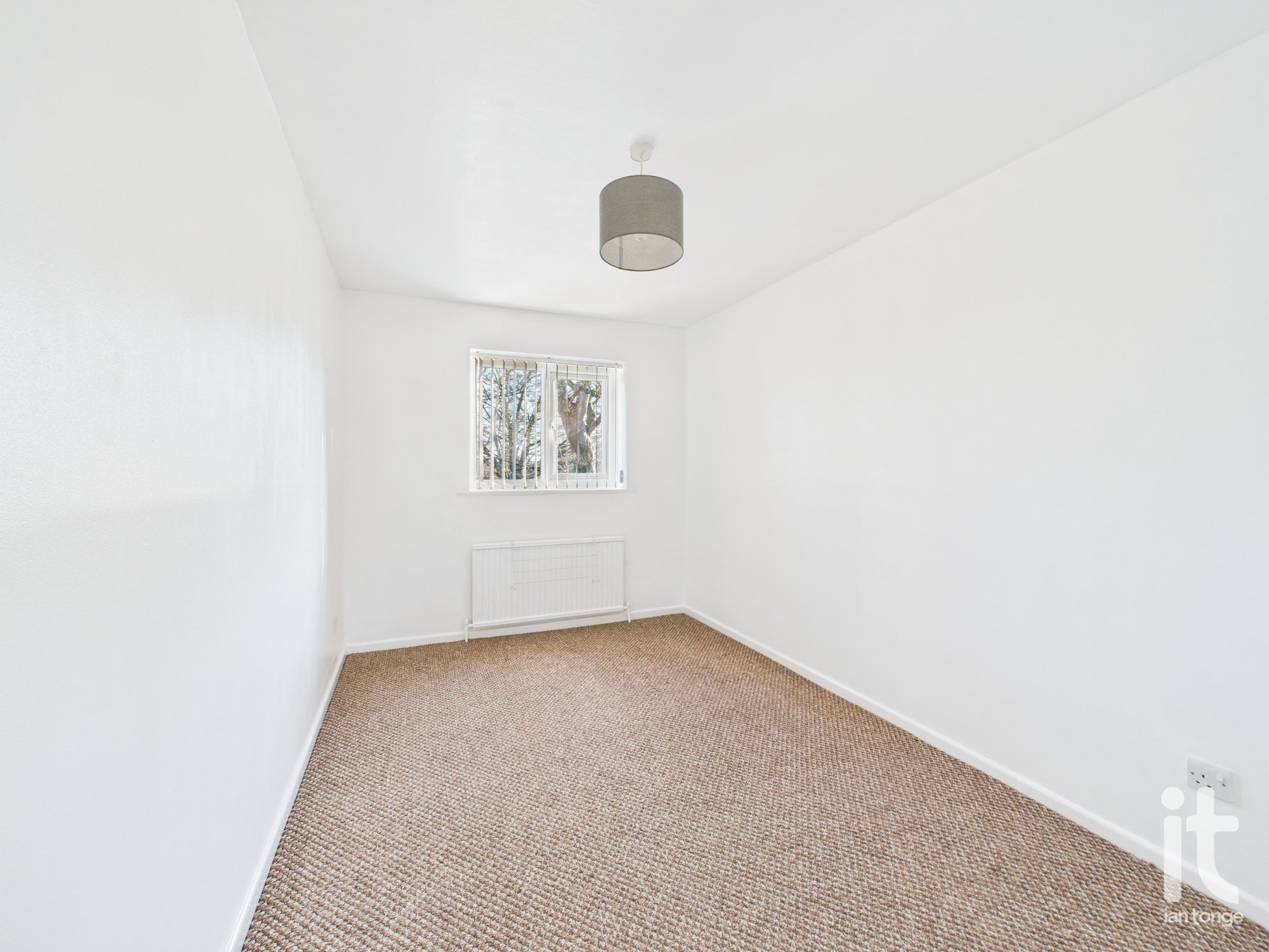 2 bedroom apartment flat/apartment Under Offer in Stockport - Photograph 8.