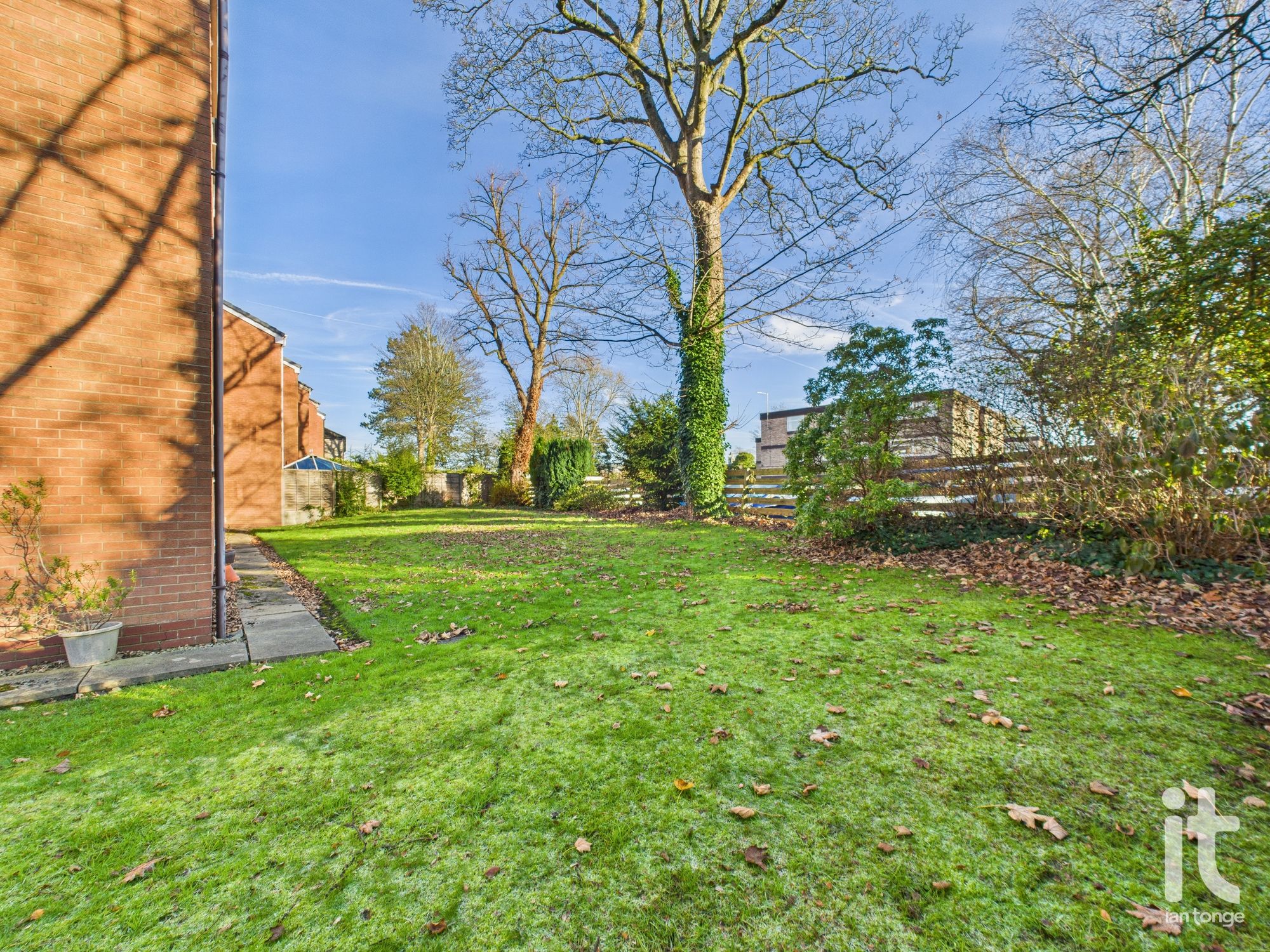 2 bedroom apartment flat/apartment Under Offer in Stockport - Photograph 15.