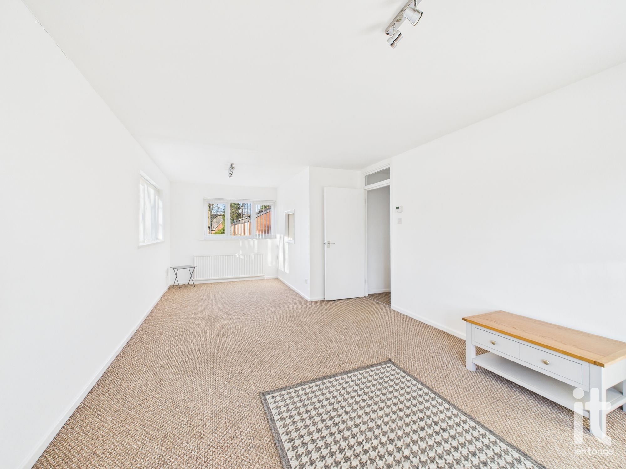 2 bedroom apartment flat/apartment Under Offer in Stockport - Photograph 4.