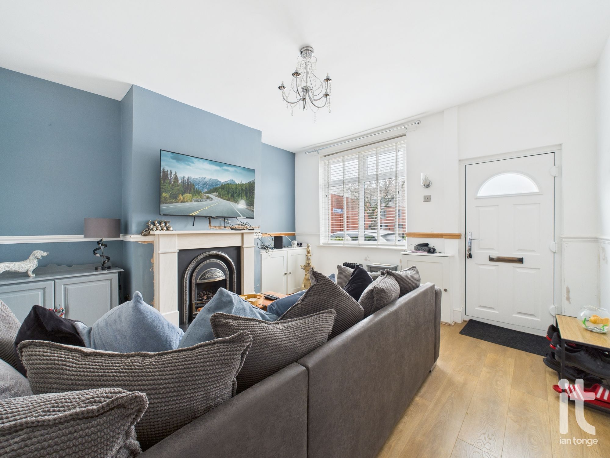 2 bedroom mid terraced house Under Offer in Stockport - Photograph 7.