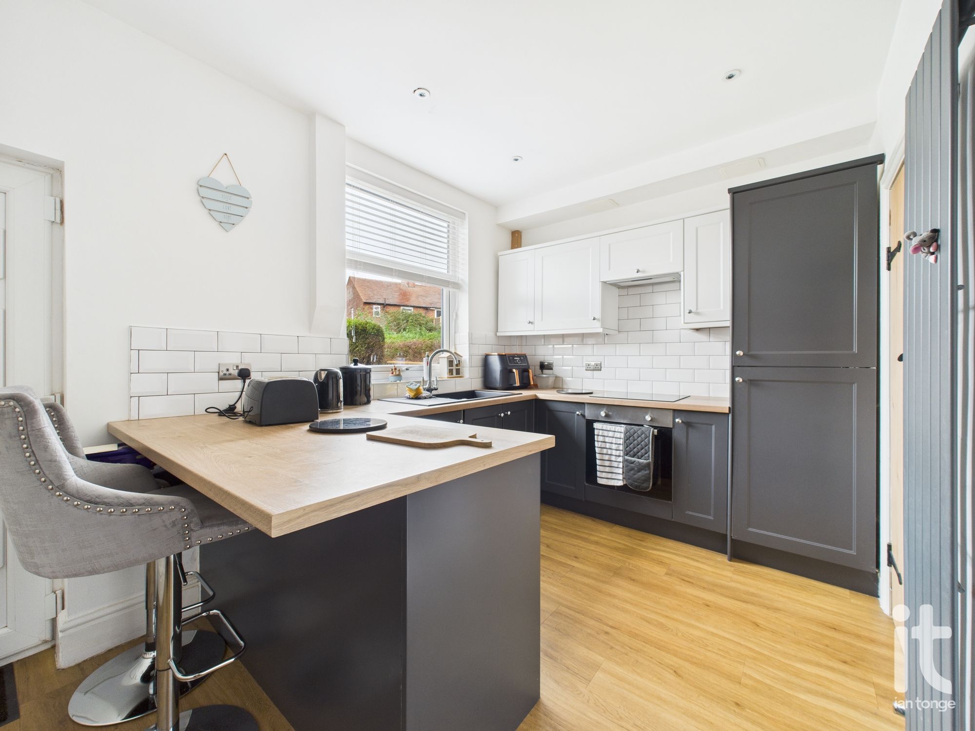 2 bedroom mid terraced house Under Offer in Stockport - Photograph 8.