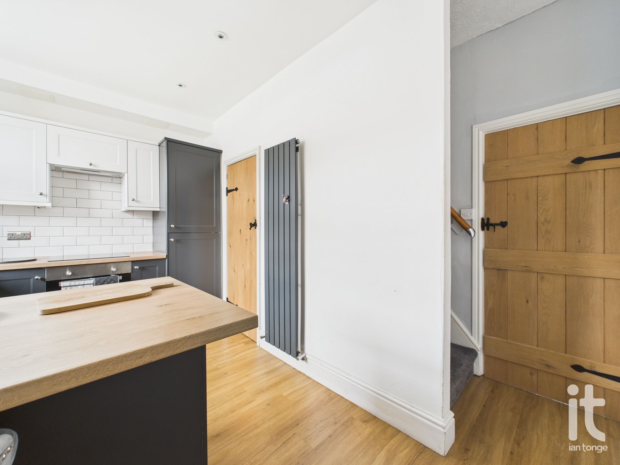 2 bedroom mid terraced house Under Offer in Stockport - Photograph 9.