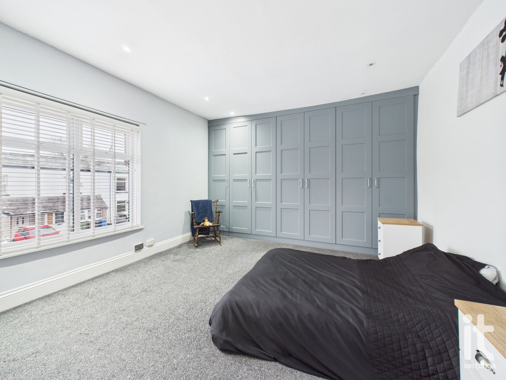 2 bedroom mid terraced house Under Offer in Stockport - Photograph 3.
