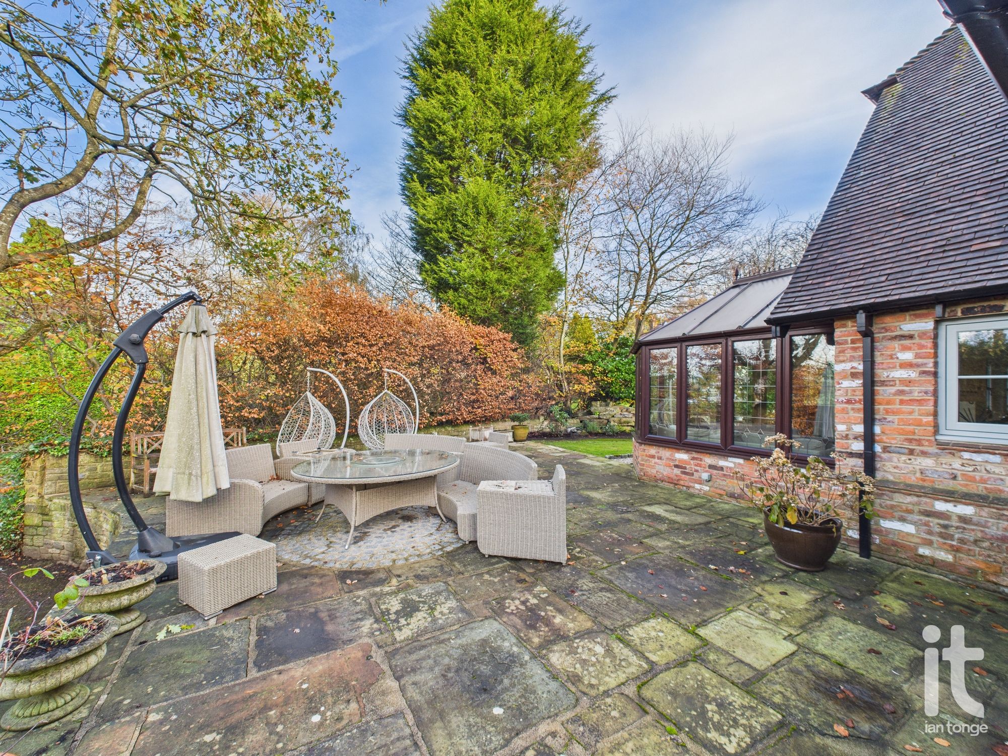 4 bedroom detached house SSTC in Hyde - Photograph 12.