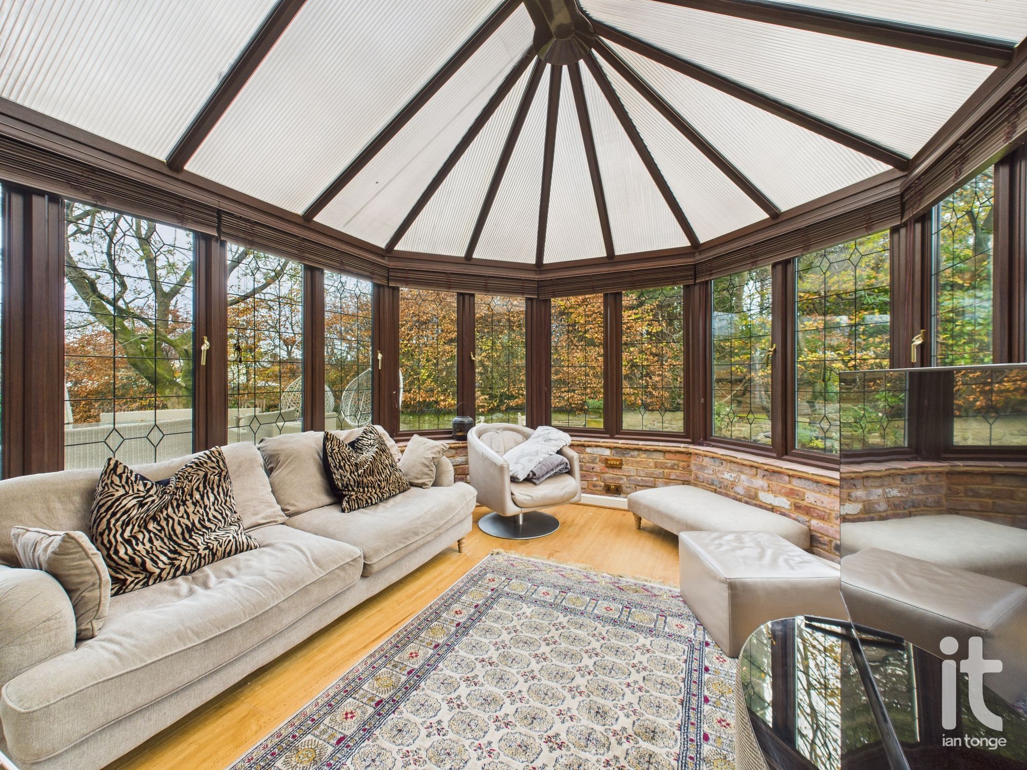 4 bedroom detached house SSTC in Hyde - Photograph 32.