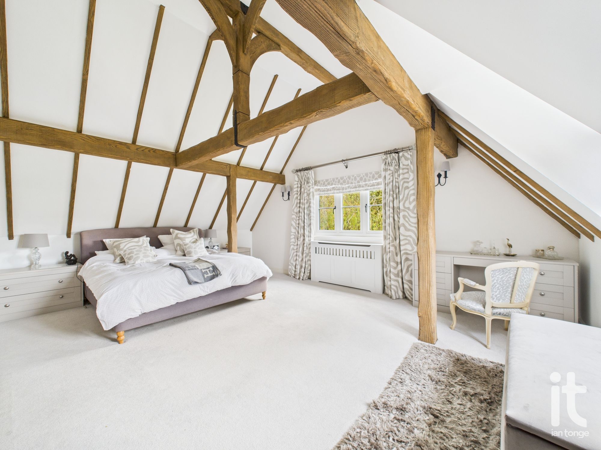 4 bedroom detached house SSTC in Hyde - Photograph 42.