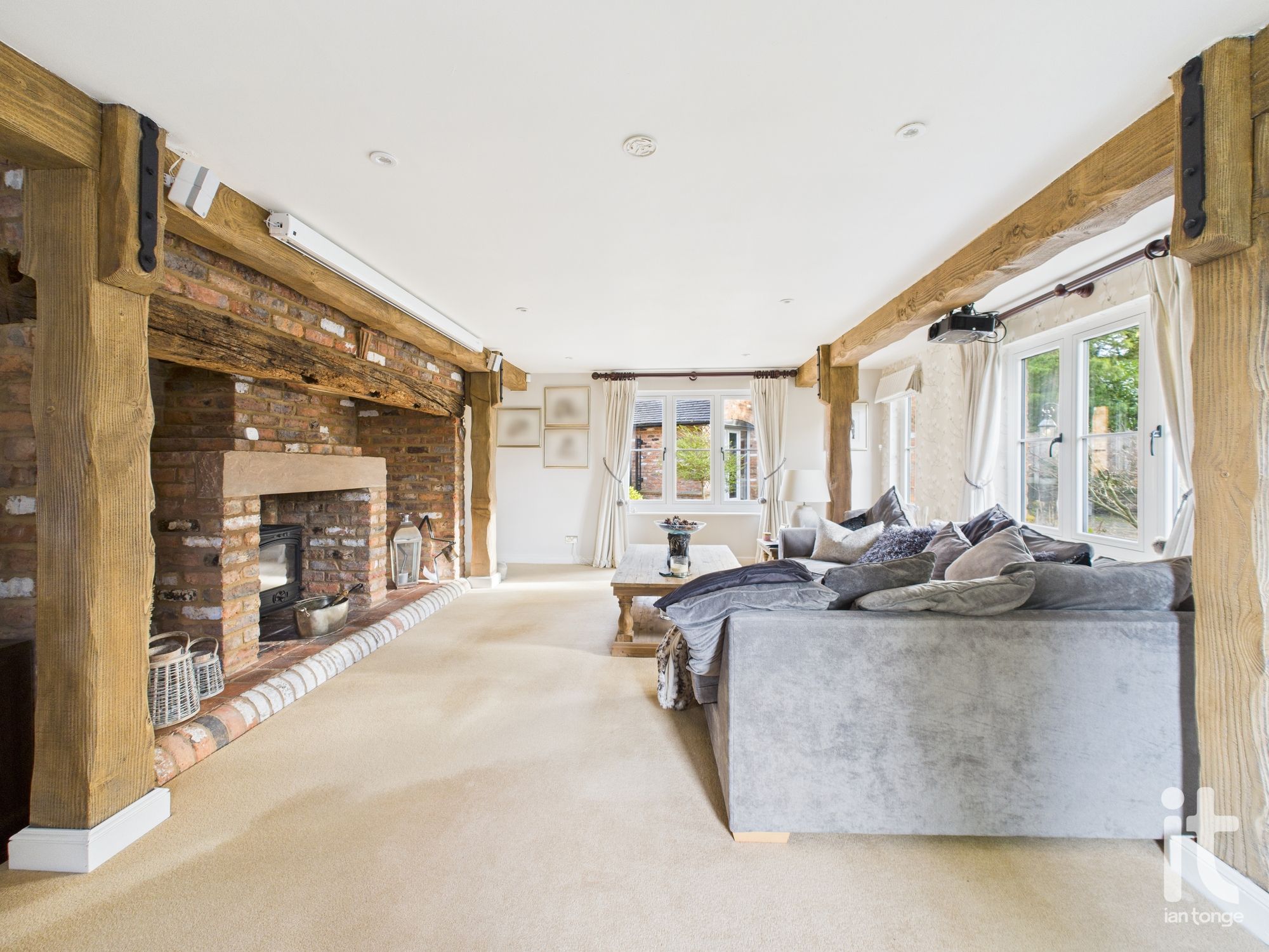 4 bedroom detached house SSTC in Hyde - Photograph 22.