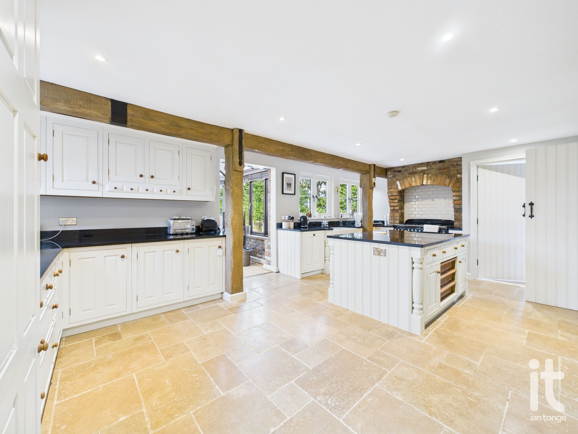4 bedroom detached house SSTC in Hyde - Photograph 26.