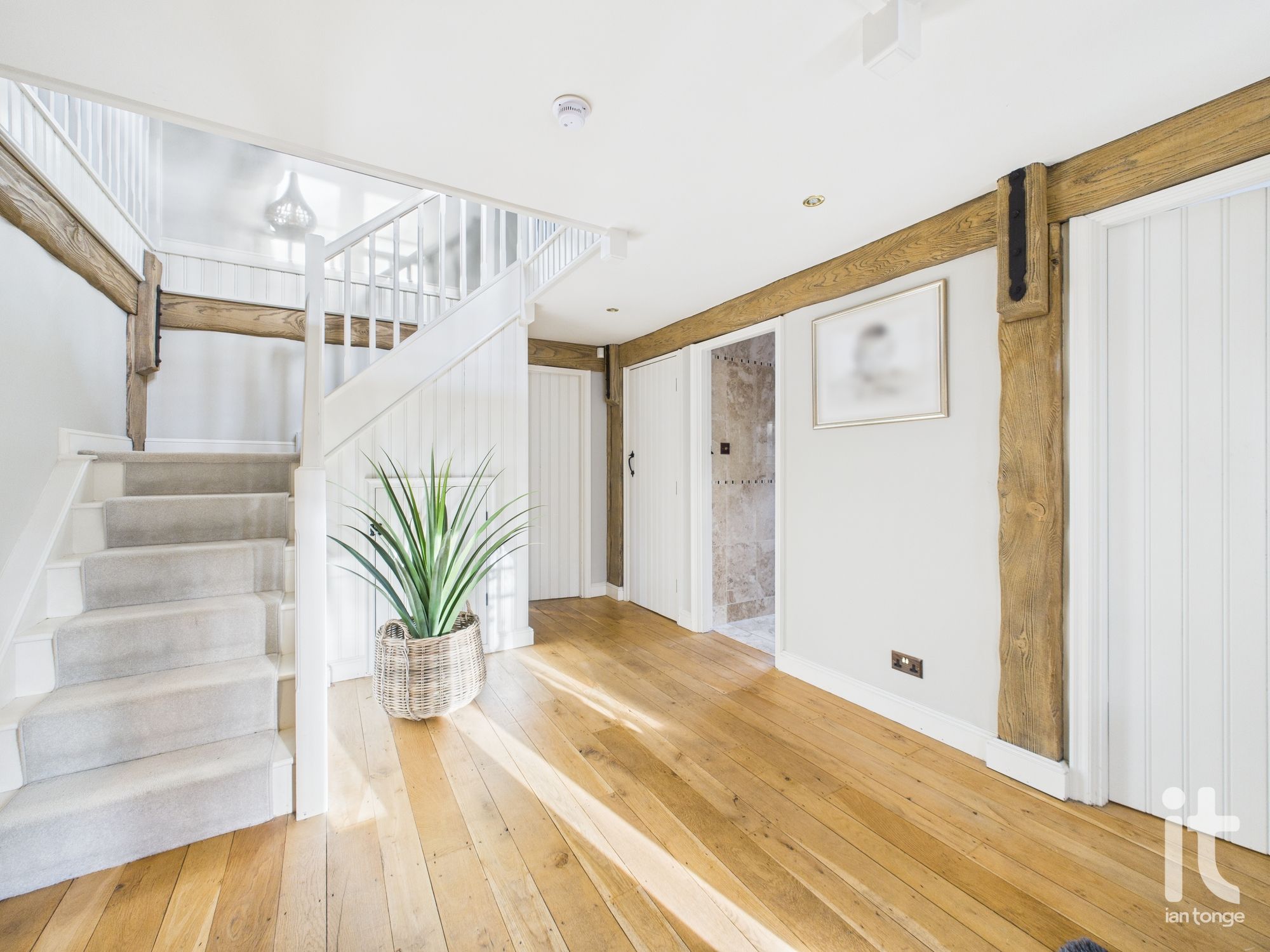 4 bedroom detached house SSTC in Hyde - Photograph 16.