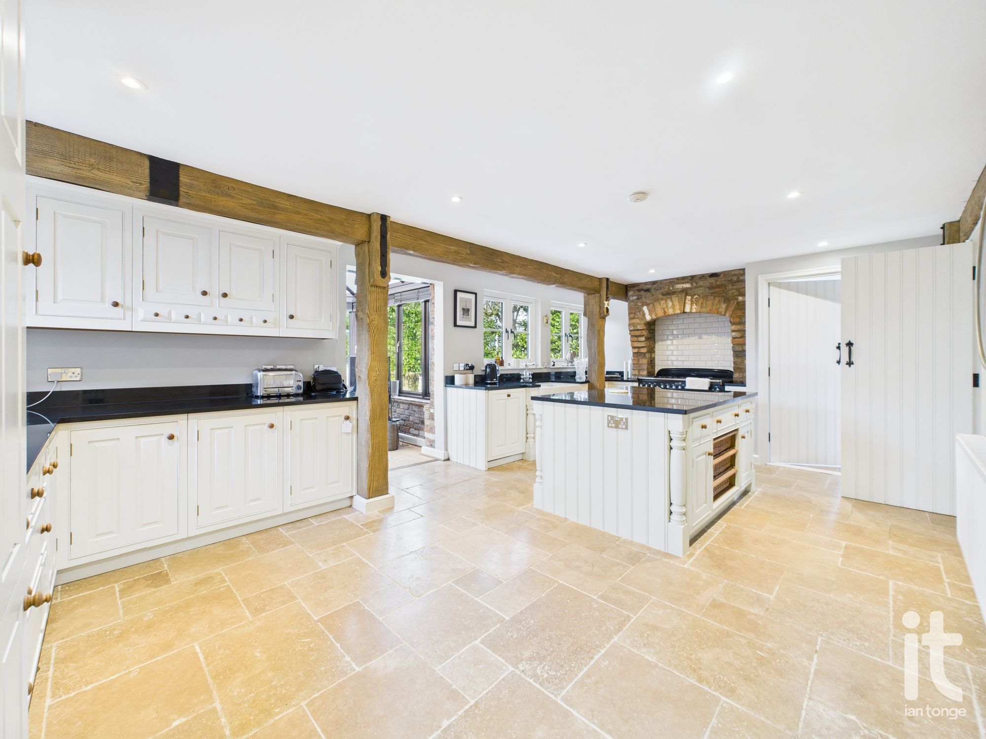 4 bedroom detached house SSTC in Hyde - Photograph 27.