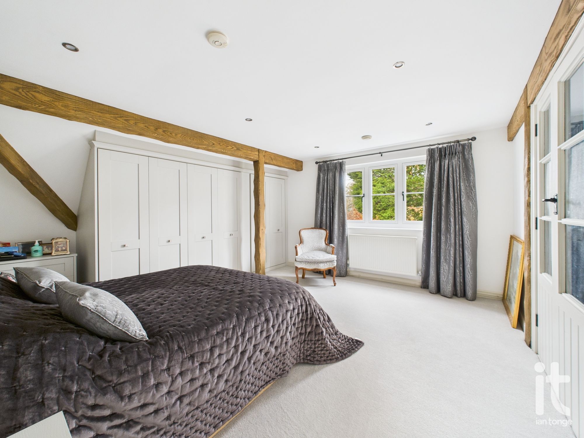 4 bedroom detached house SSTC in Hyde - Photograph 37.