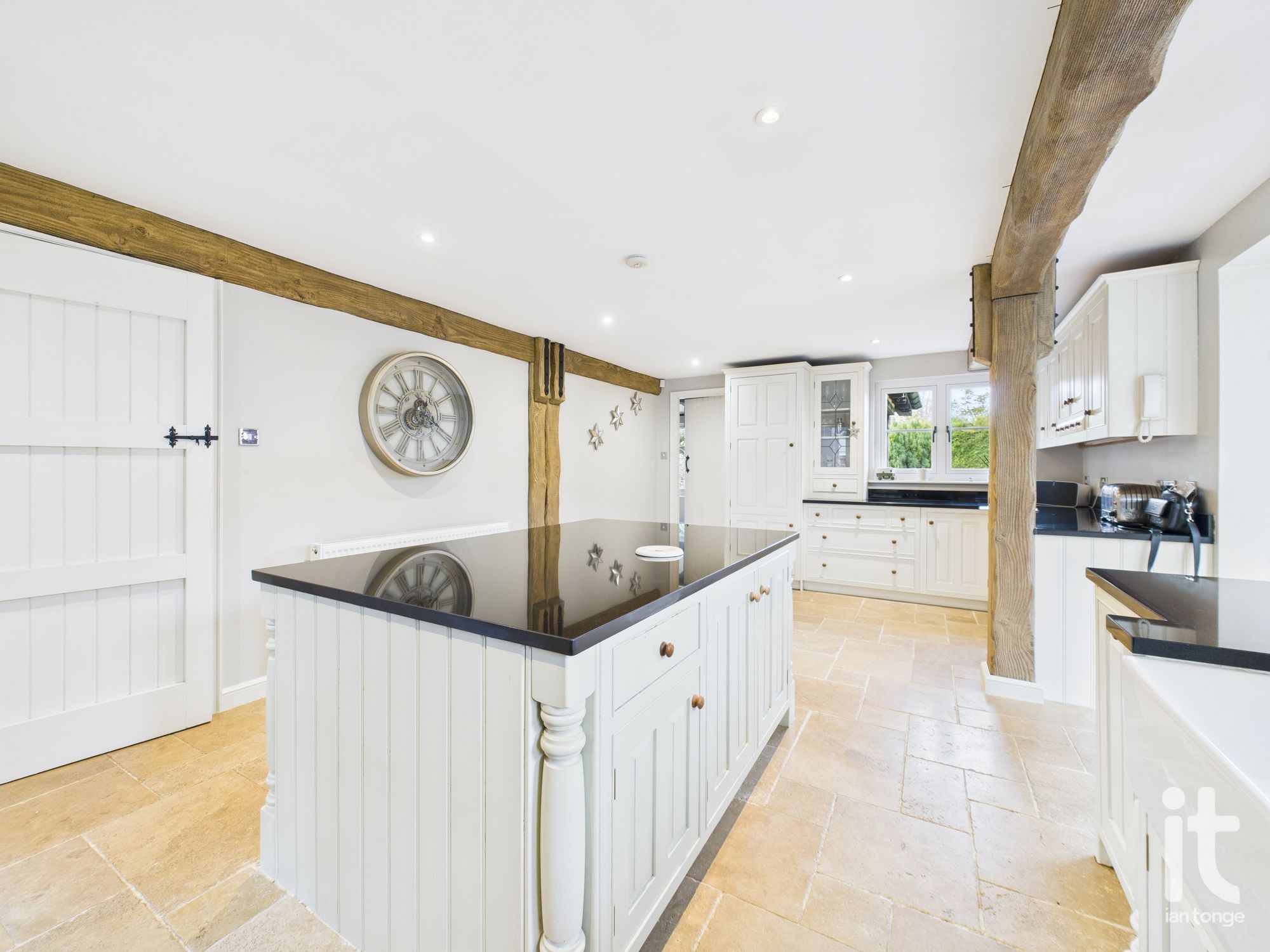 4 bedroom detached house SSTC in Hyde - Photograph 30.