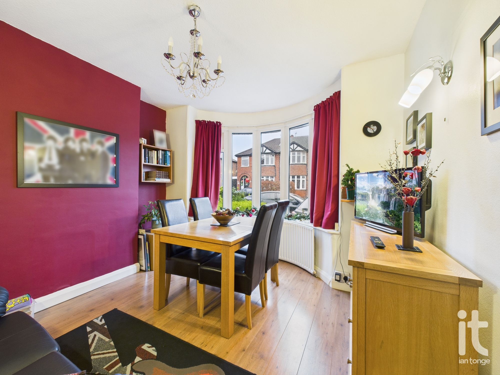 3 bedroom semi-detached house Sold in Stockport - Photograph 6.