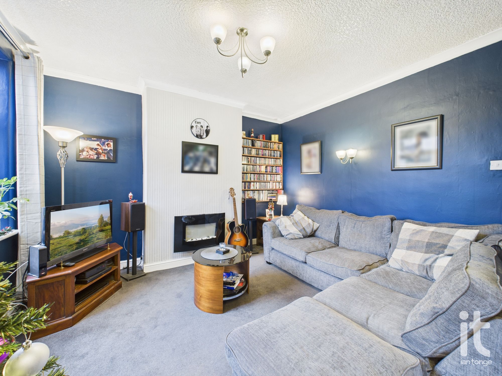 3 bedroom semi-detached house Sold in Stockport - Photograph 11.