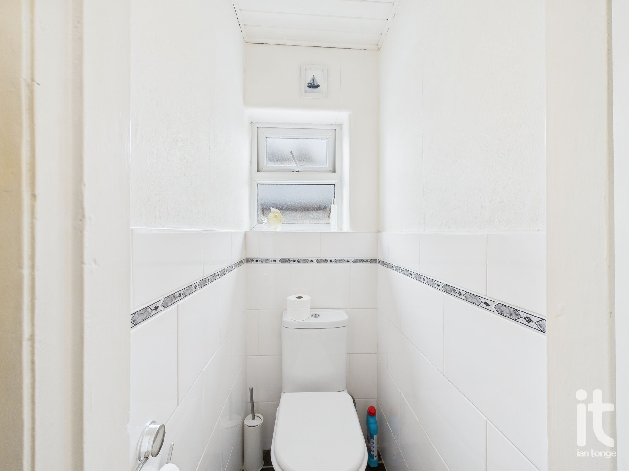 3 bedroom semi-detached house Sold in Stockport - Photograph 18.