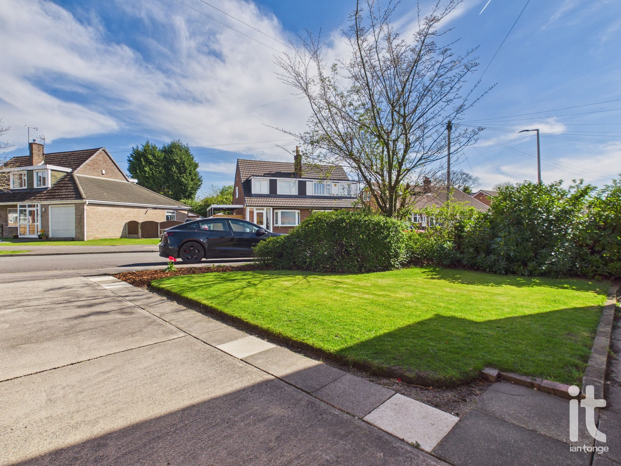3 bedroom link detached house Under Offer in Stockport - Photograph 21.