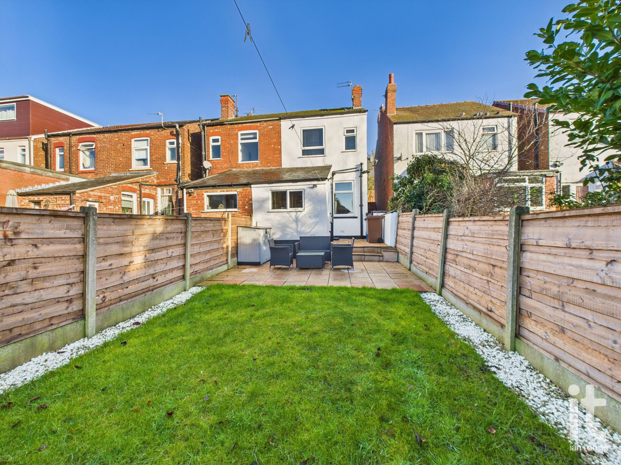 2 bedroom semi-detached house Sold in Stockport - Photograph 15.