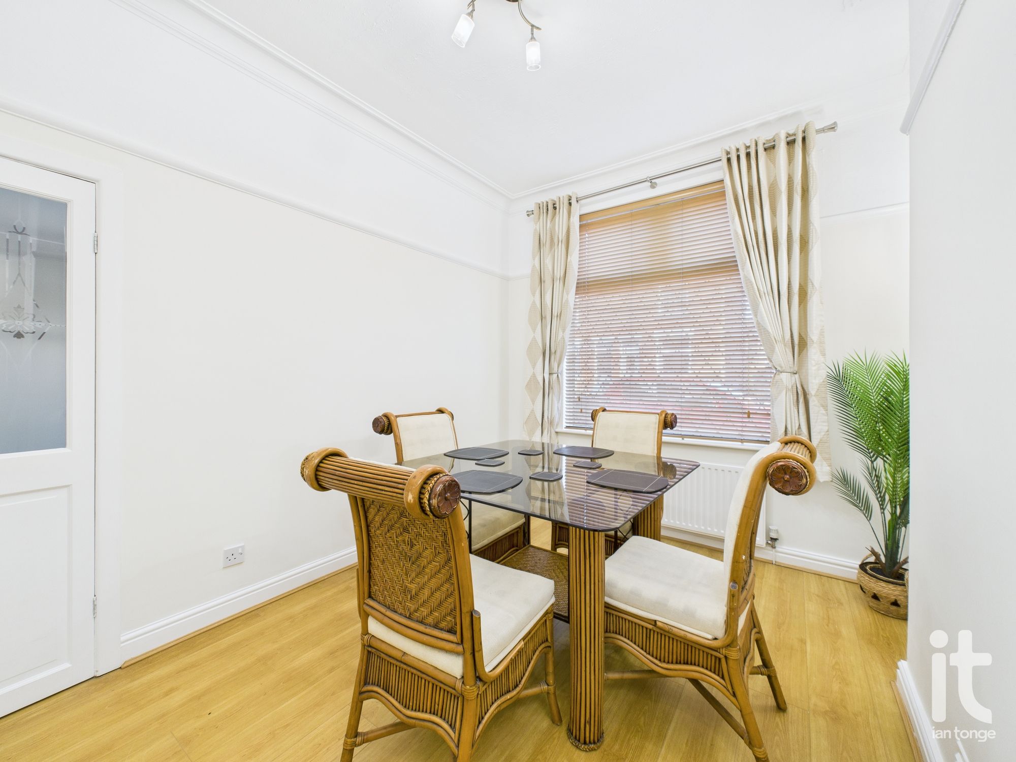 2 bedroom semi-detached house Sold in Stockport - Photograph 9.