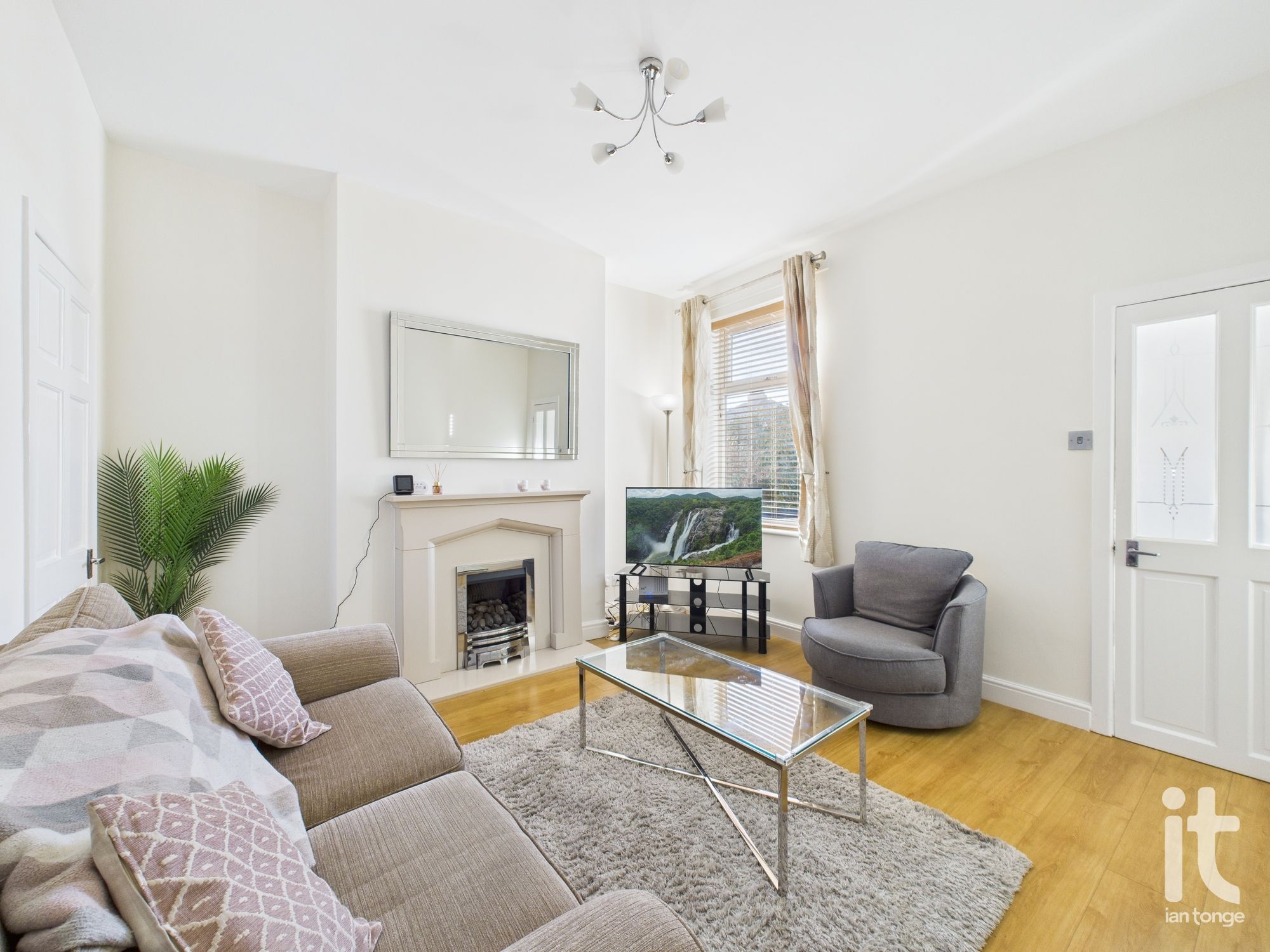 2 bedroom semi-detached house Sold in Stockport - Photograph 2.