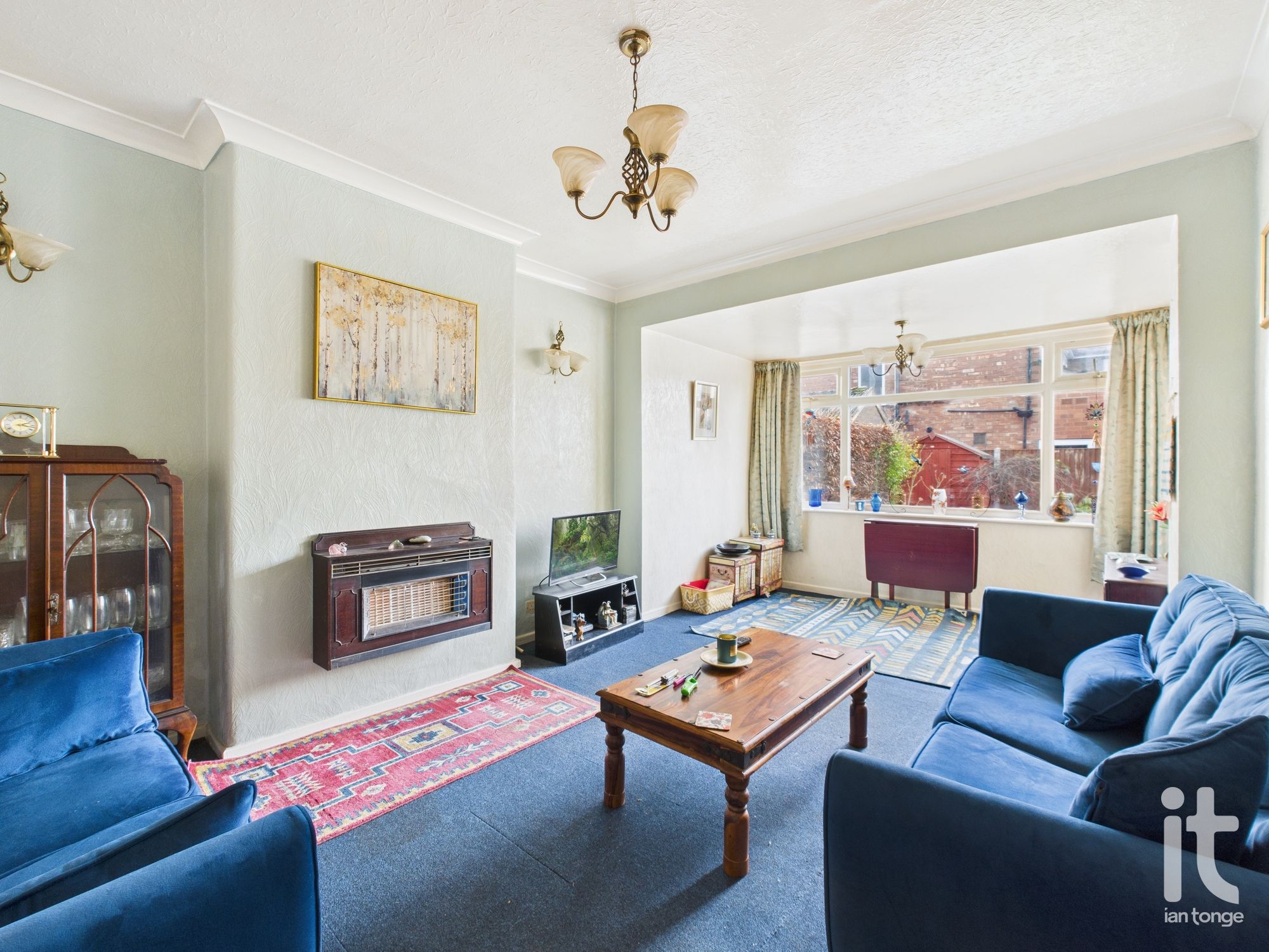 3 bedroom semi-detached house For Sale in Stockport - Property photograph.